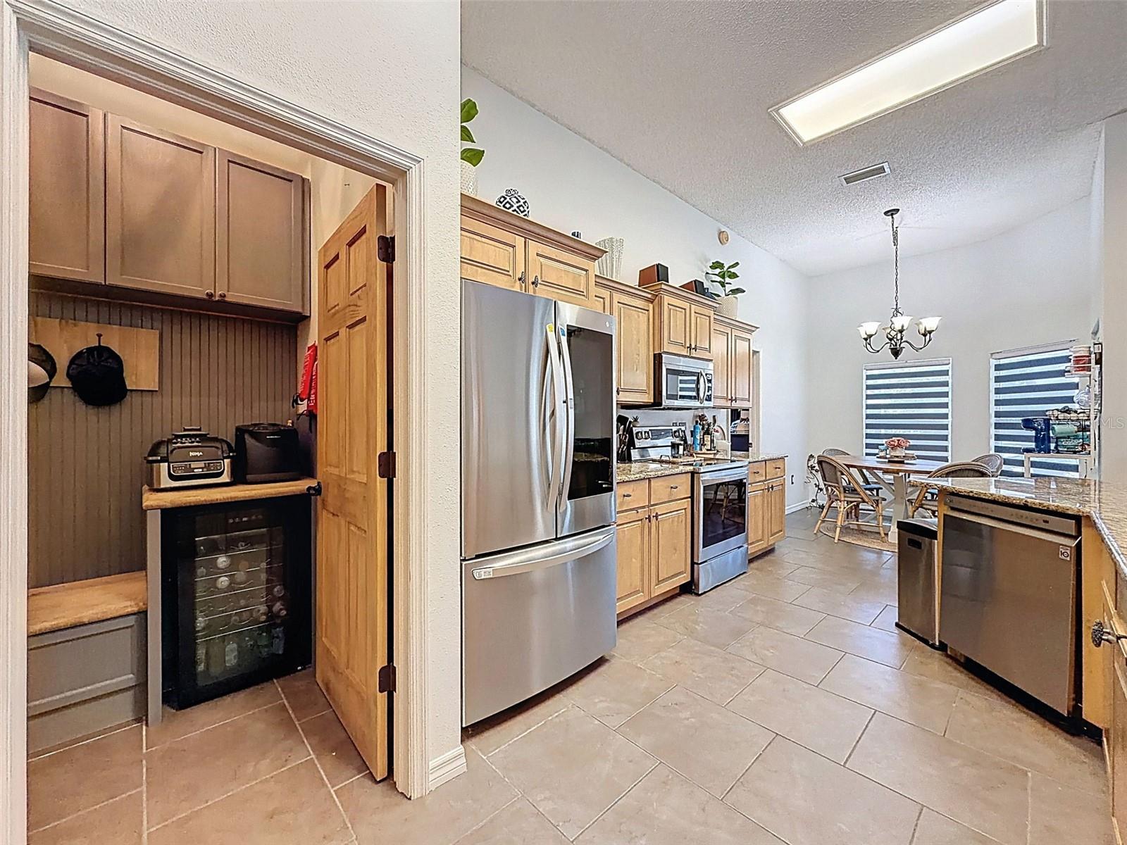 Image 20 of 54 For 890 Crestridge Circle