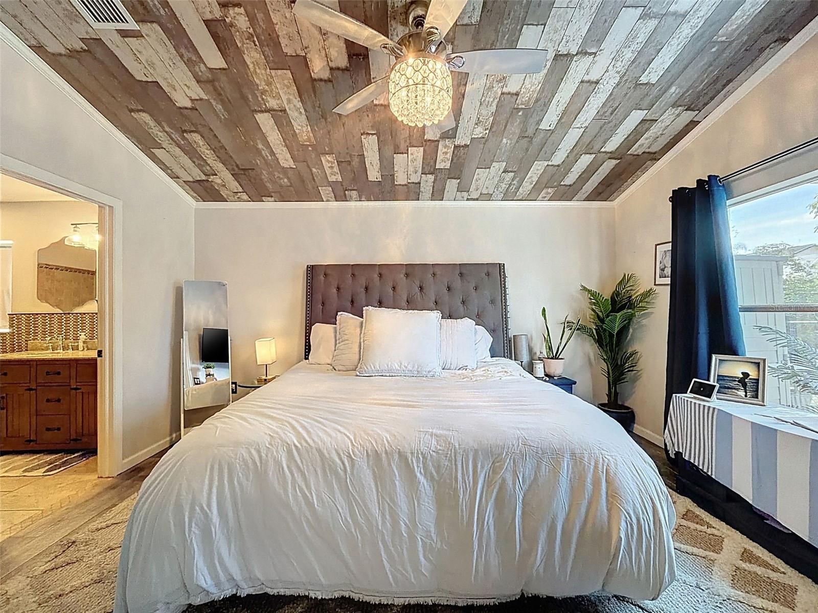 Image 23 of 54 For 890 Crestridge Circle