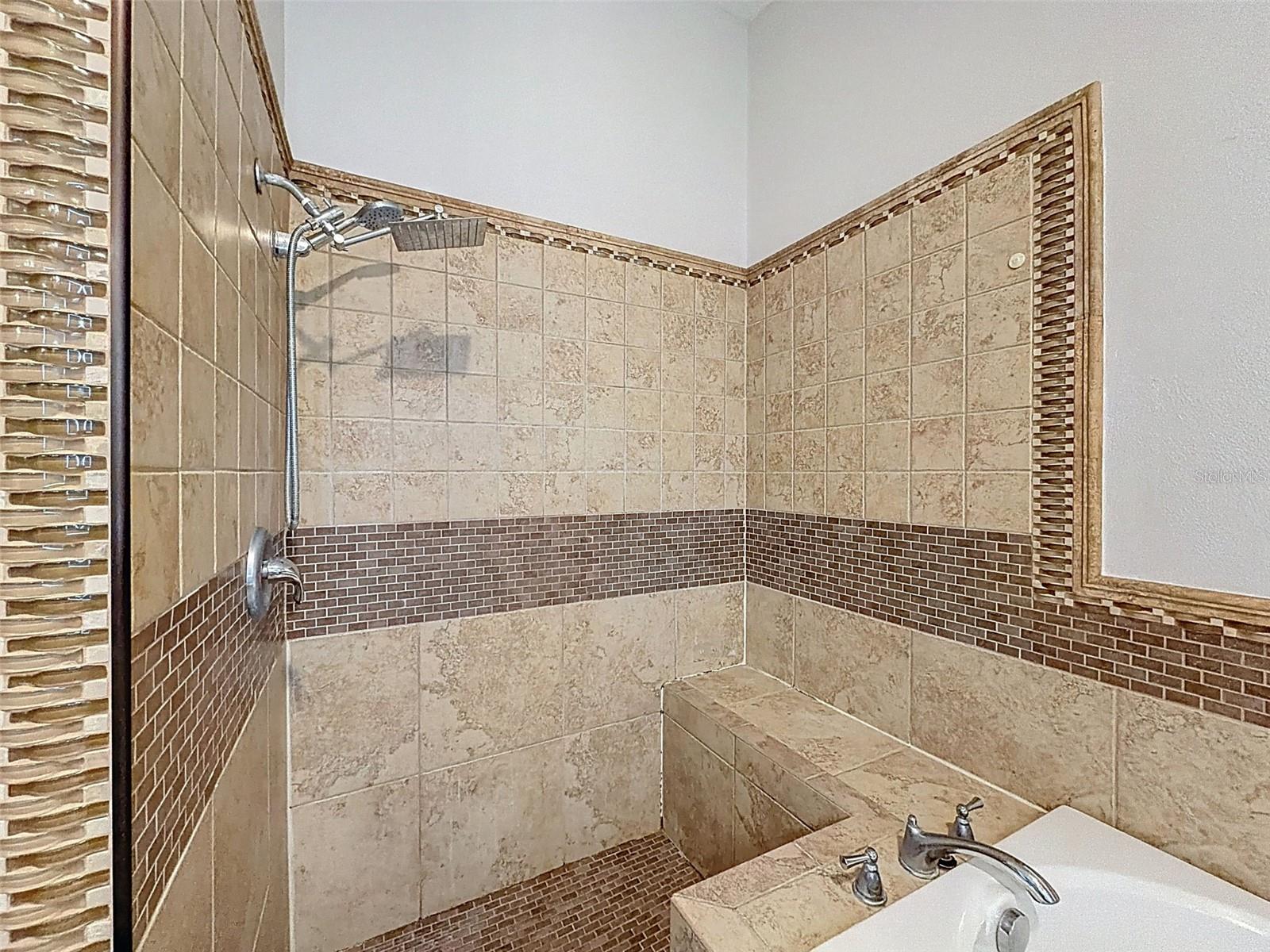 Image 29 of 54 For 890 Crestridge Circle