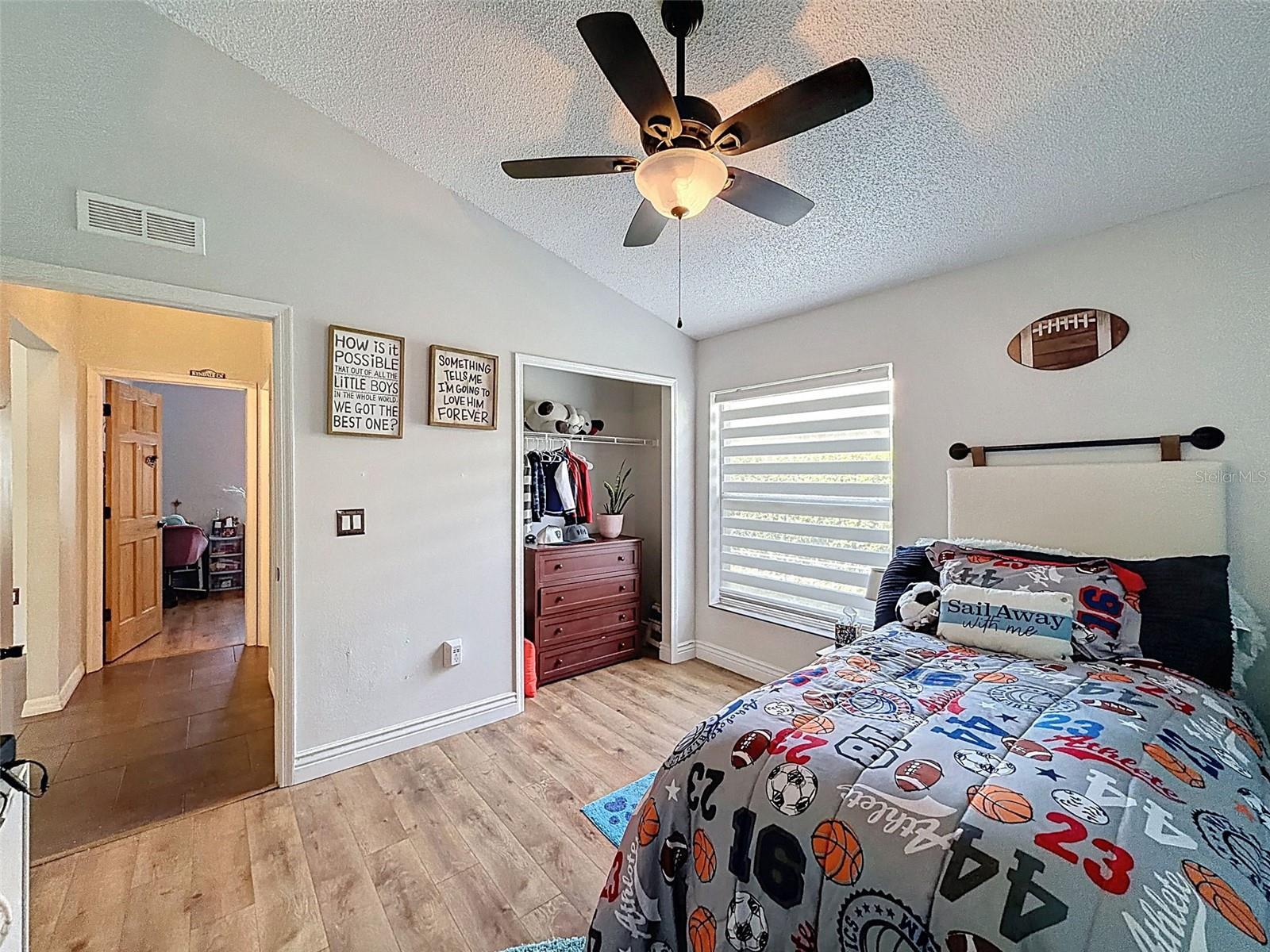 Image 32 of 54 For 890 Crestridge Circle