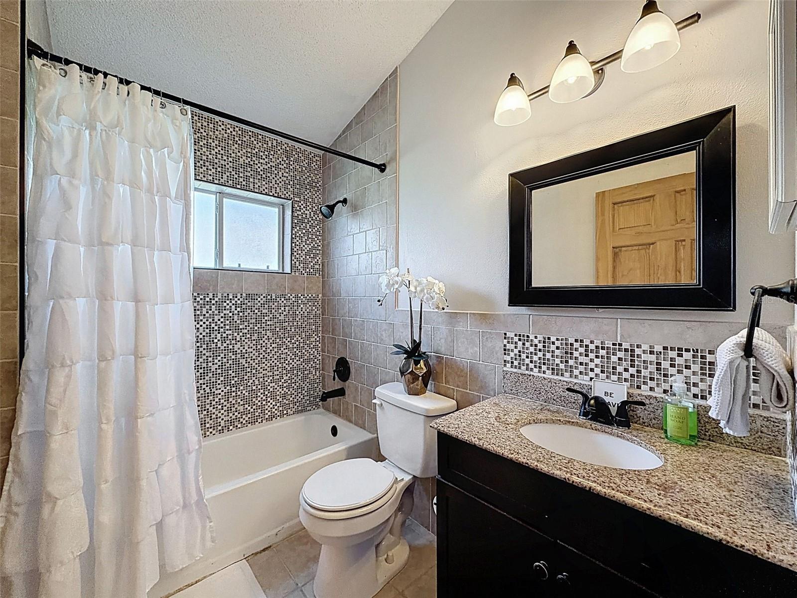 Image 34 of 54 For 890 Crestridge Circle