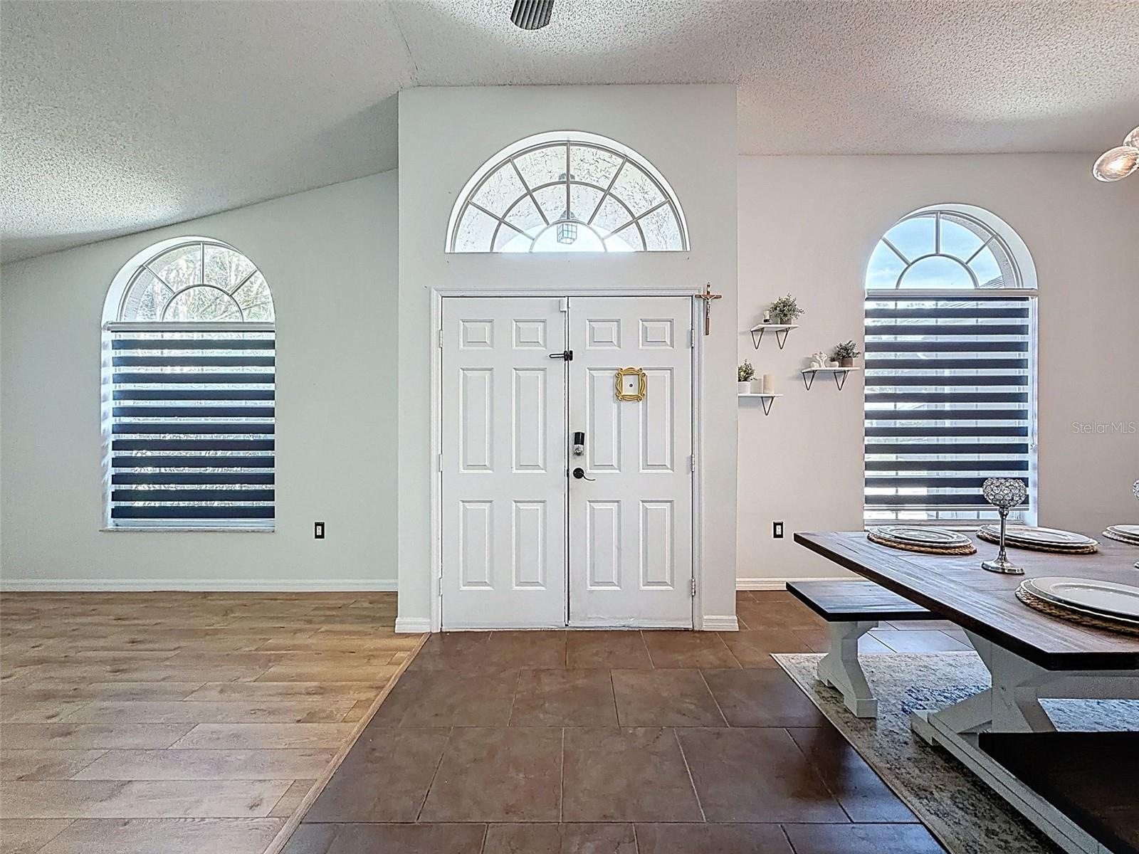 Image 5 of 54 For 890 Crestridge Circle