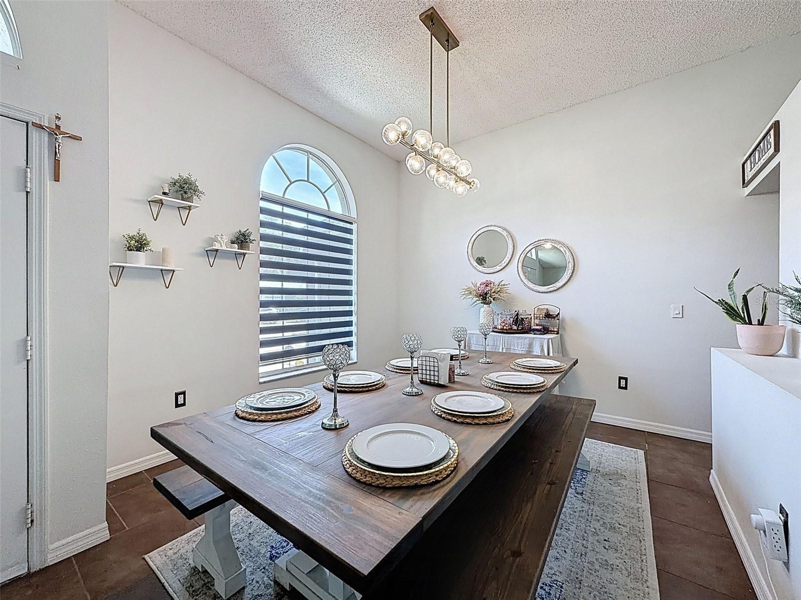 Image 7 of 54 For 890 Crestridge Circle