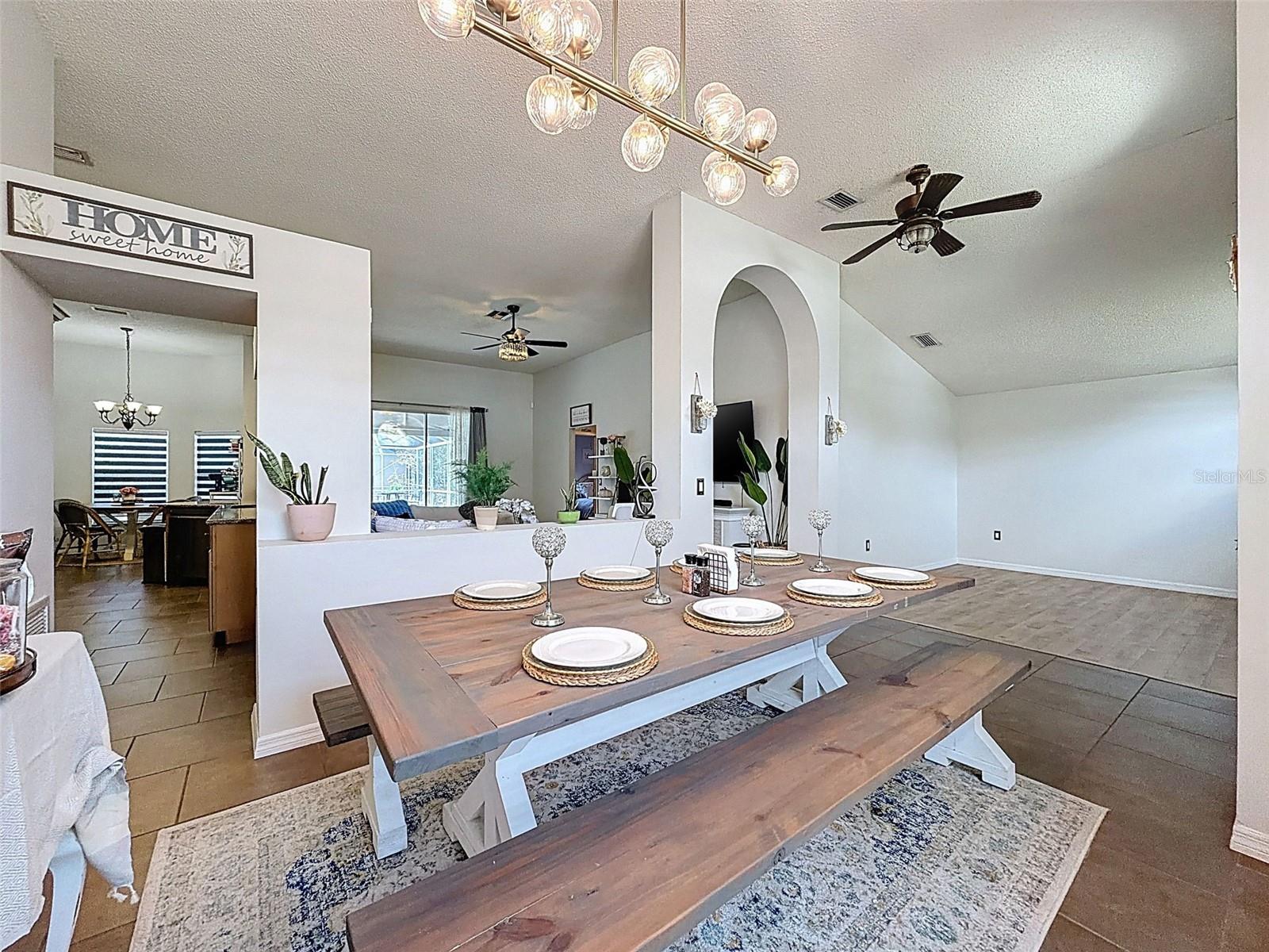 Image 8 of 54 For 890 Crestridge Circle