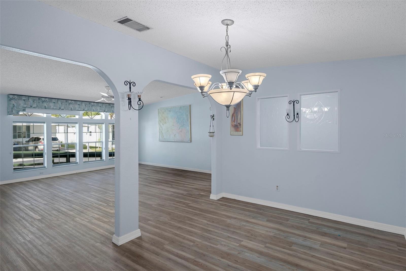 Image 19 of 50 For 2005 Lake Linda Circle