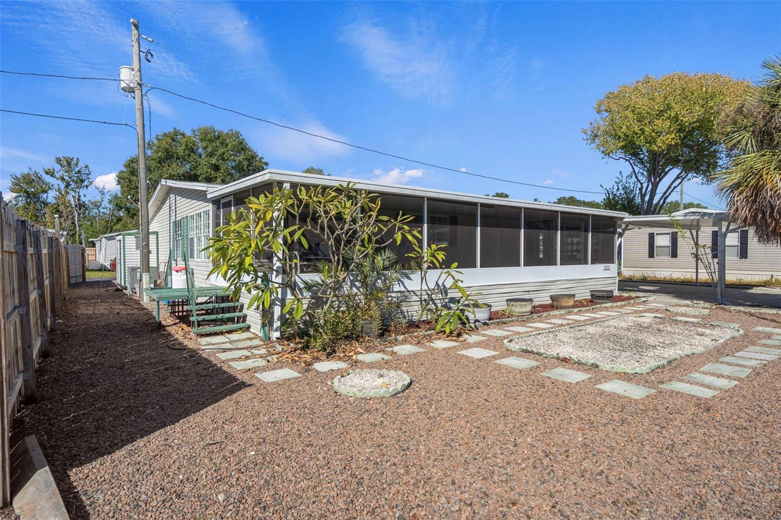 Image 2 of 50 For 2005 Lake Linda Circle