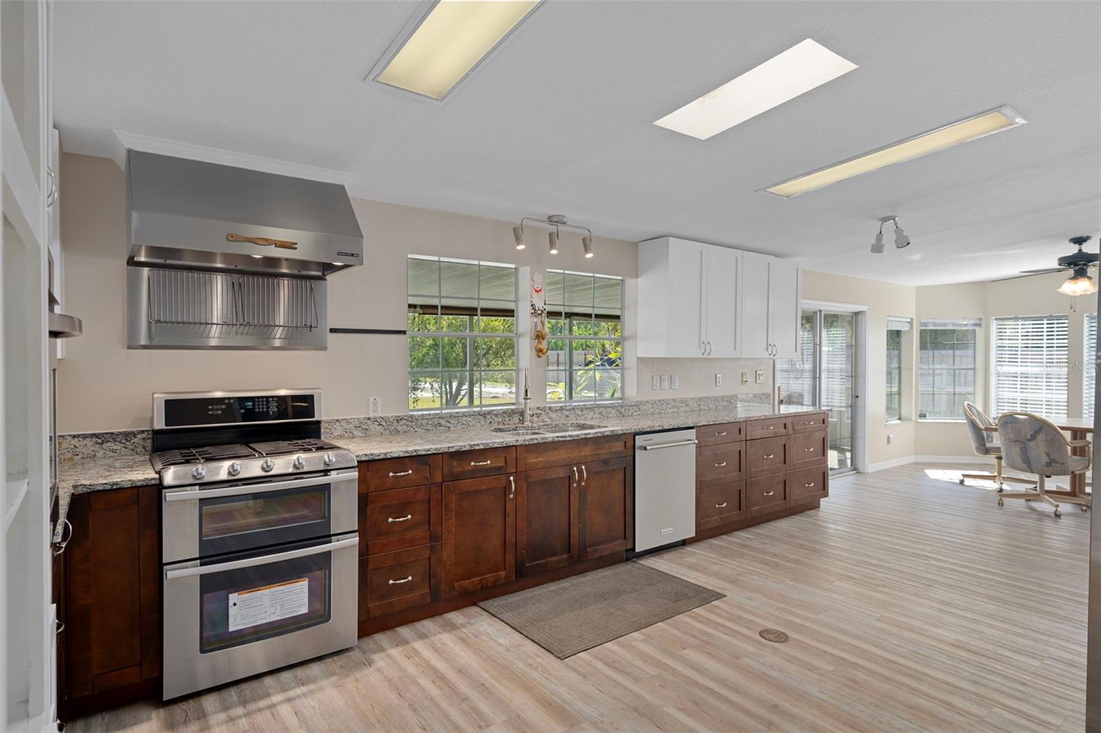 Image 20 of 50 For 2005 Lake Linda Circle