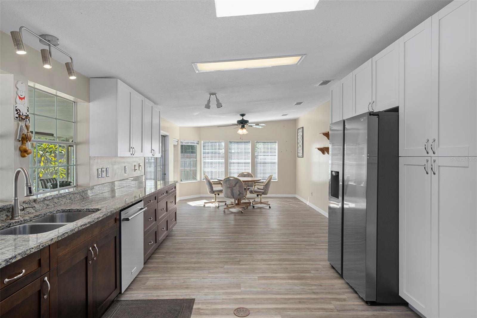 Image 21 of 50 For 2005 Lake Linda Circle