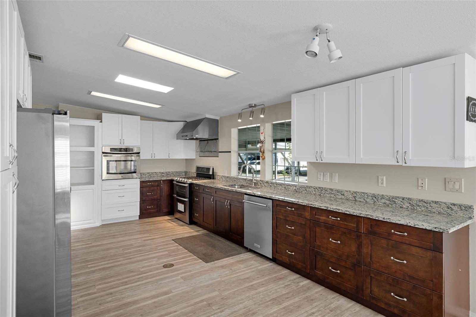 Image 22 of 50 For 2005 Lake Linda Circle