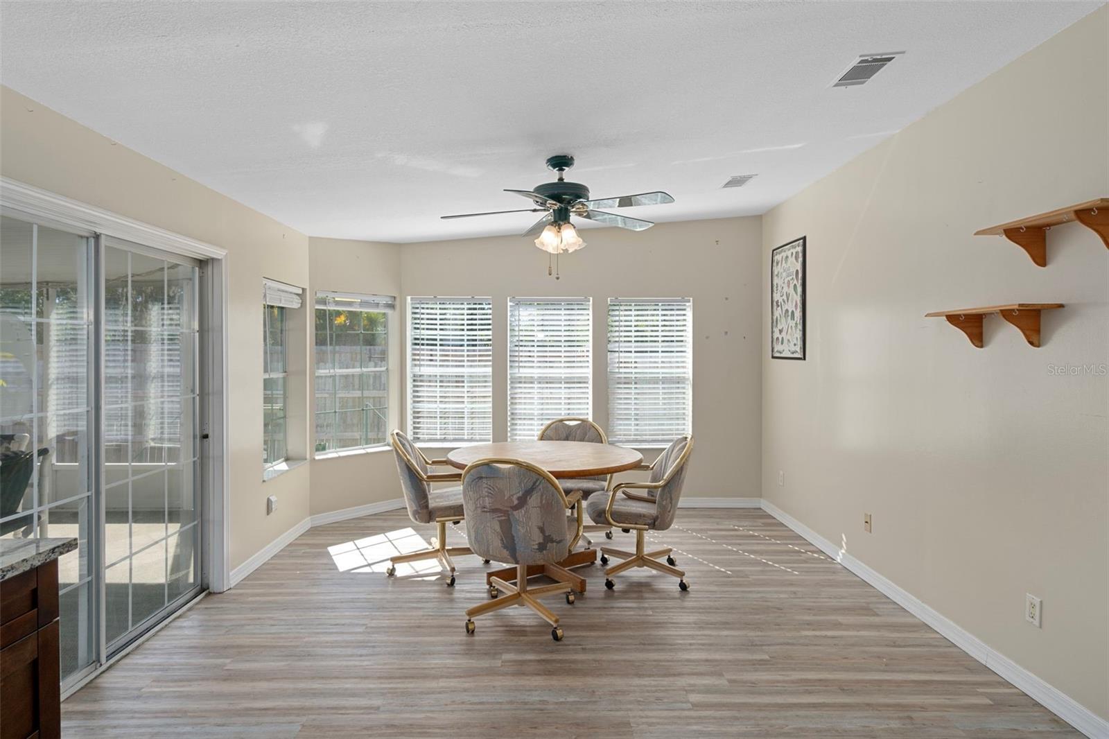 Image 24 of 50 For 2005 Lake Linda Circle