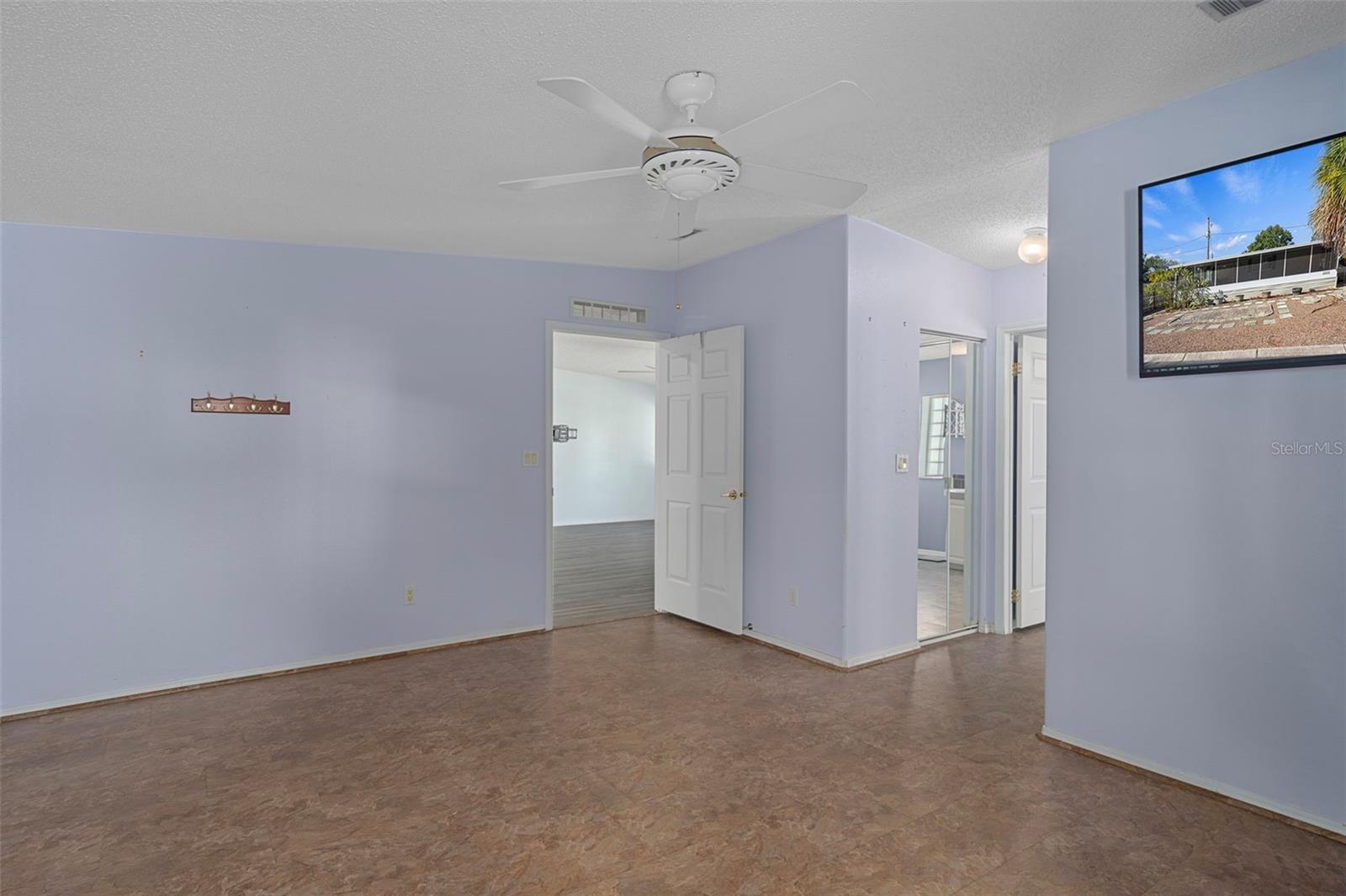 Image 29 of 50 For 2005 Lake Linda Circle