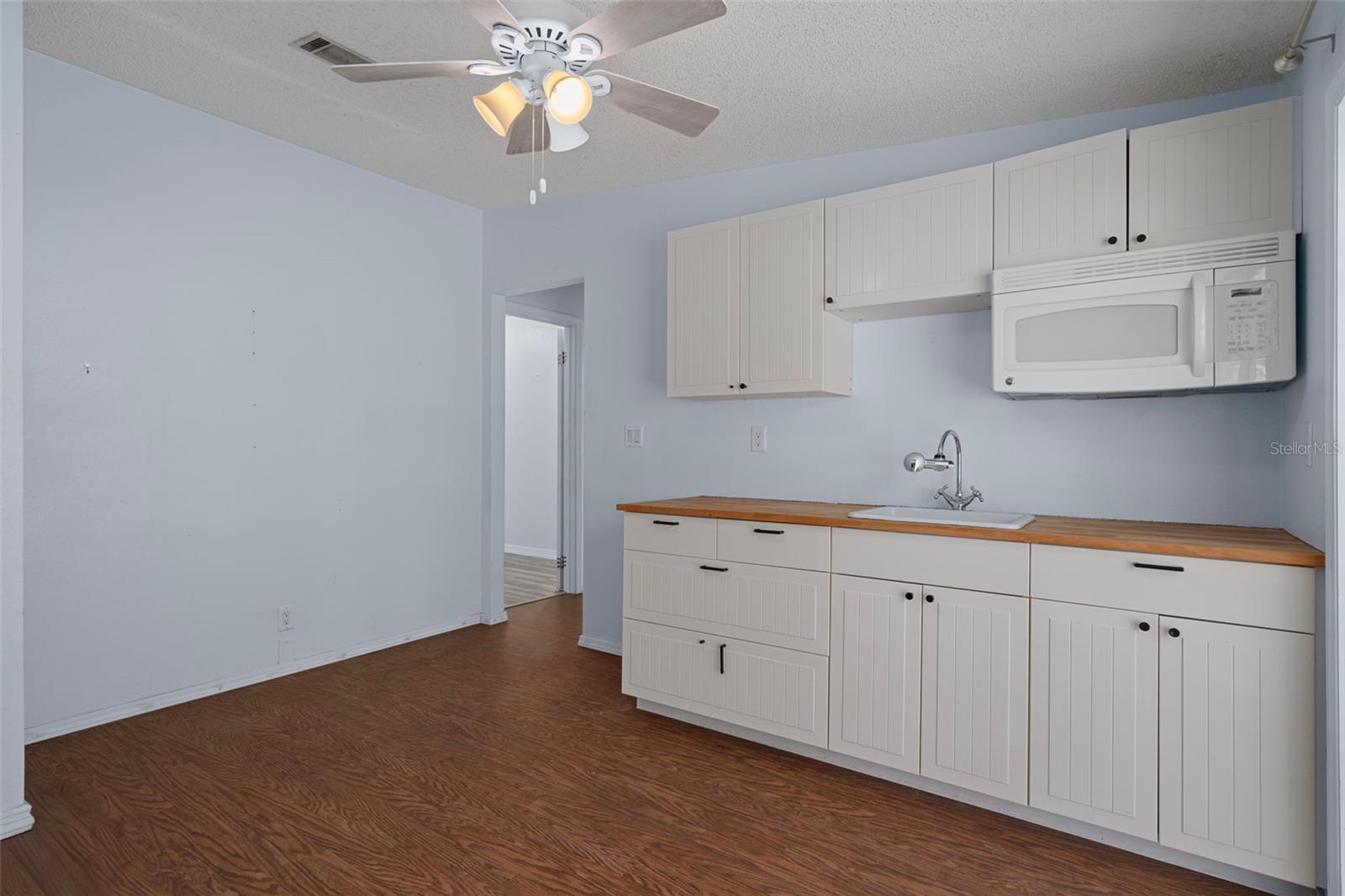 Image 42 of 50 For 2005 Lake Linda Circle