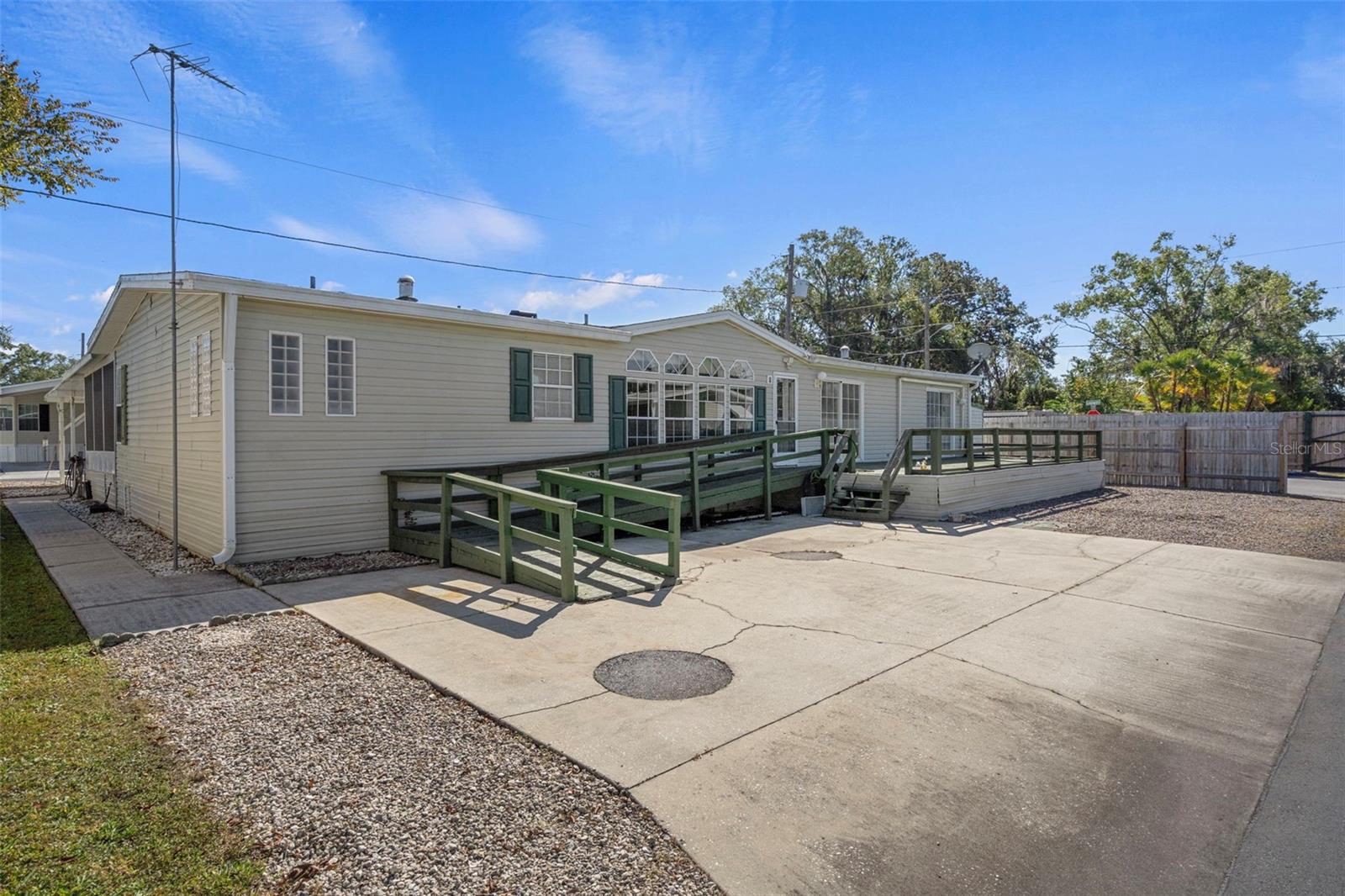 Image 48 of 50 For 2005 Lake Linda Circle