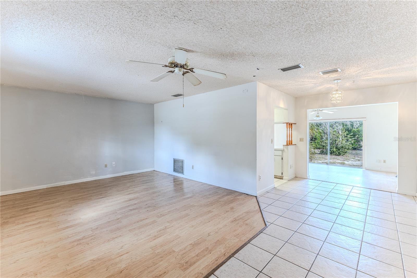 Image 12 of 45 For 9249 Northcliffe Boulevard