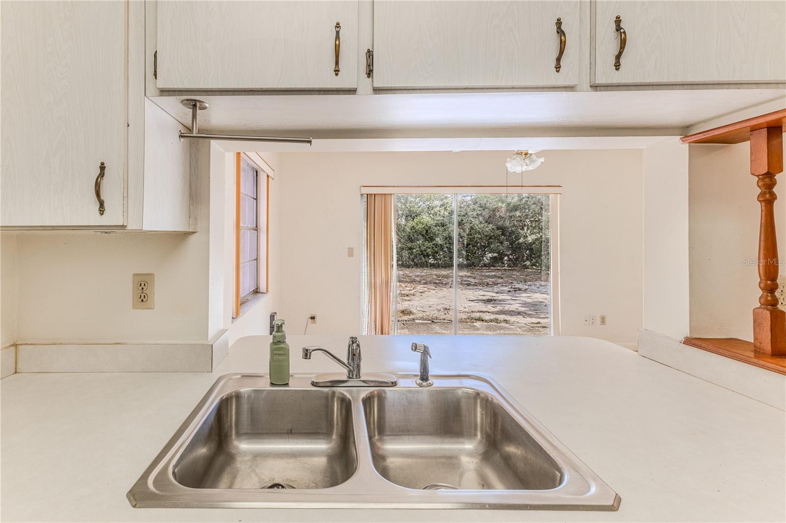 Image 19 of 45 For 9249 Northcliffe Boulevard