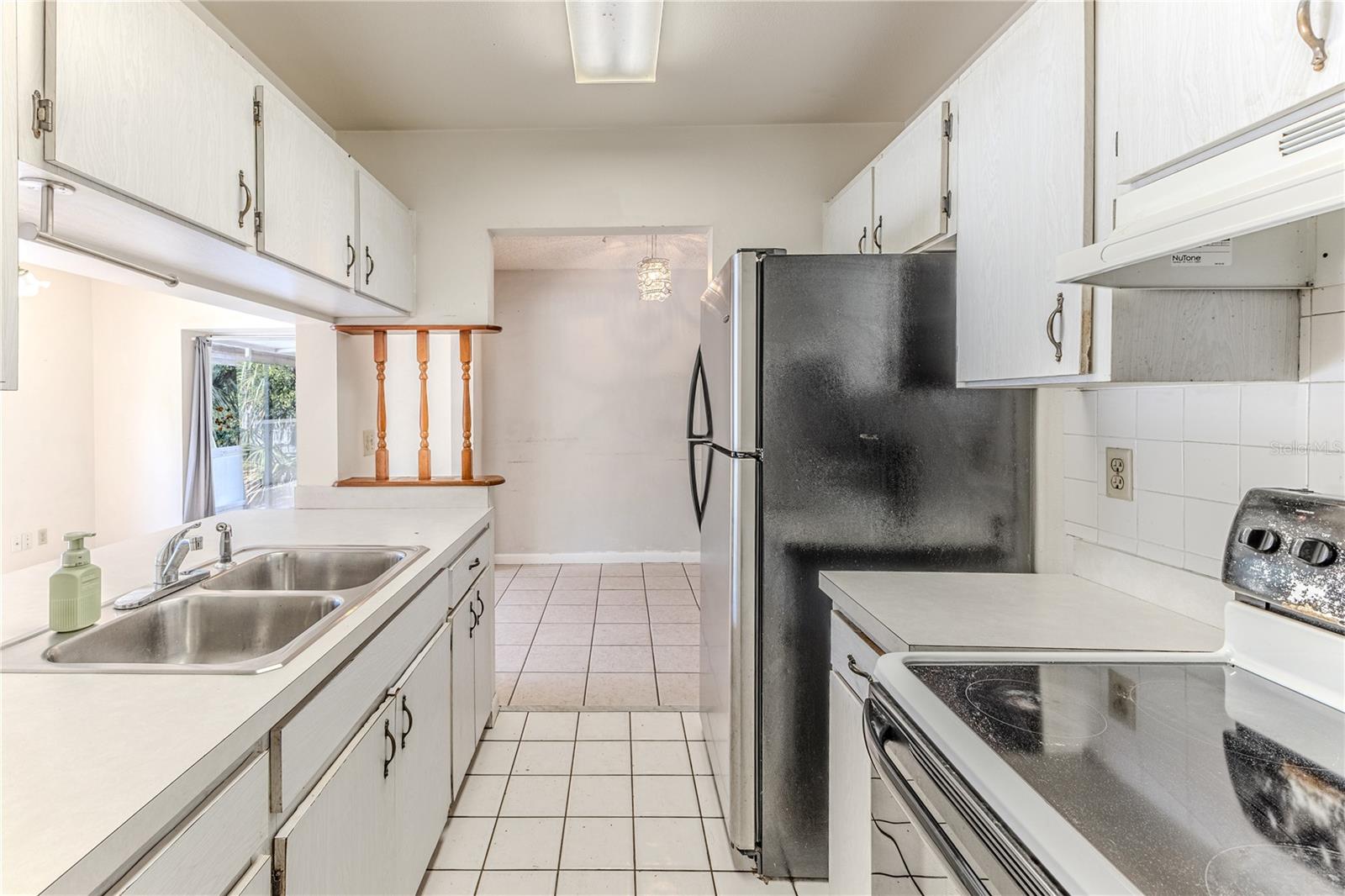 Image 20 of 45 For 9249 Northcliffe Boulevard