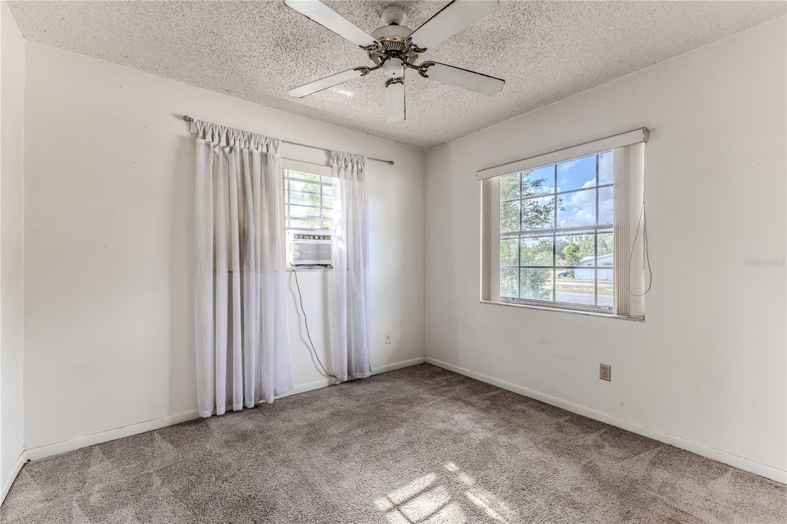 Image 21 of 45 For 9249 Northcliffe Boulevard