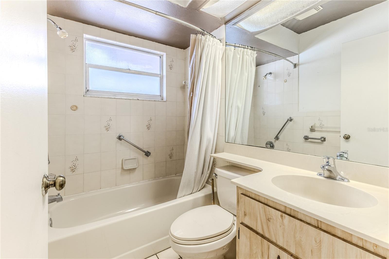 Image 23 of 45 For 9249 Northcliffe Boulevard