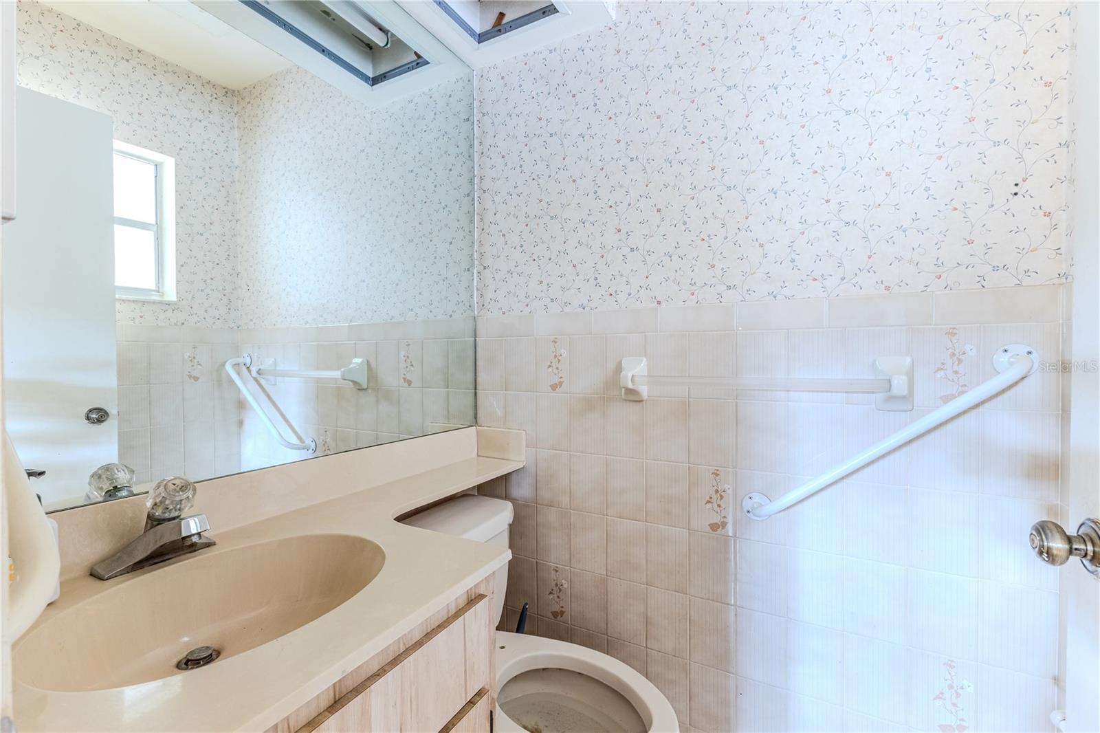 Image 28 of 45 For 9249 Northcliffe Boulevard