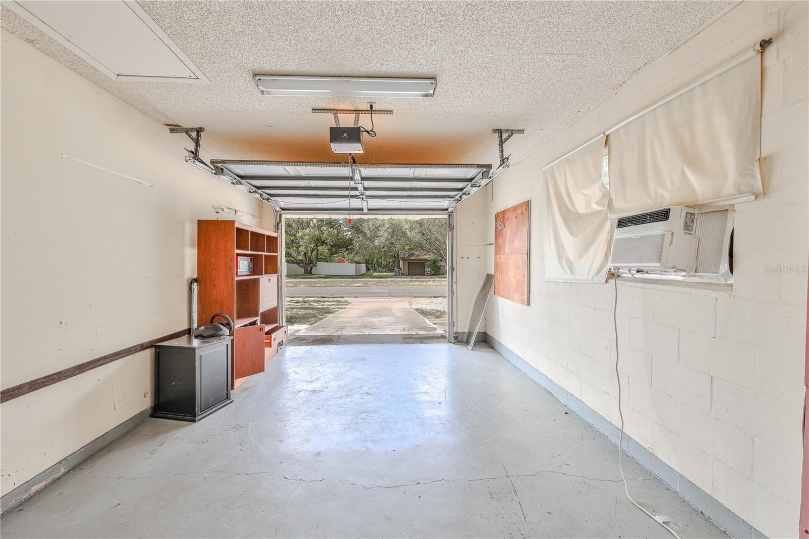 Image 32 of 45 For 9249 Northcliffe Boulevard