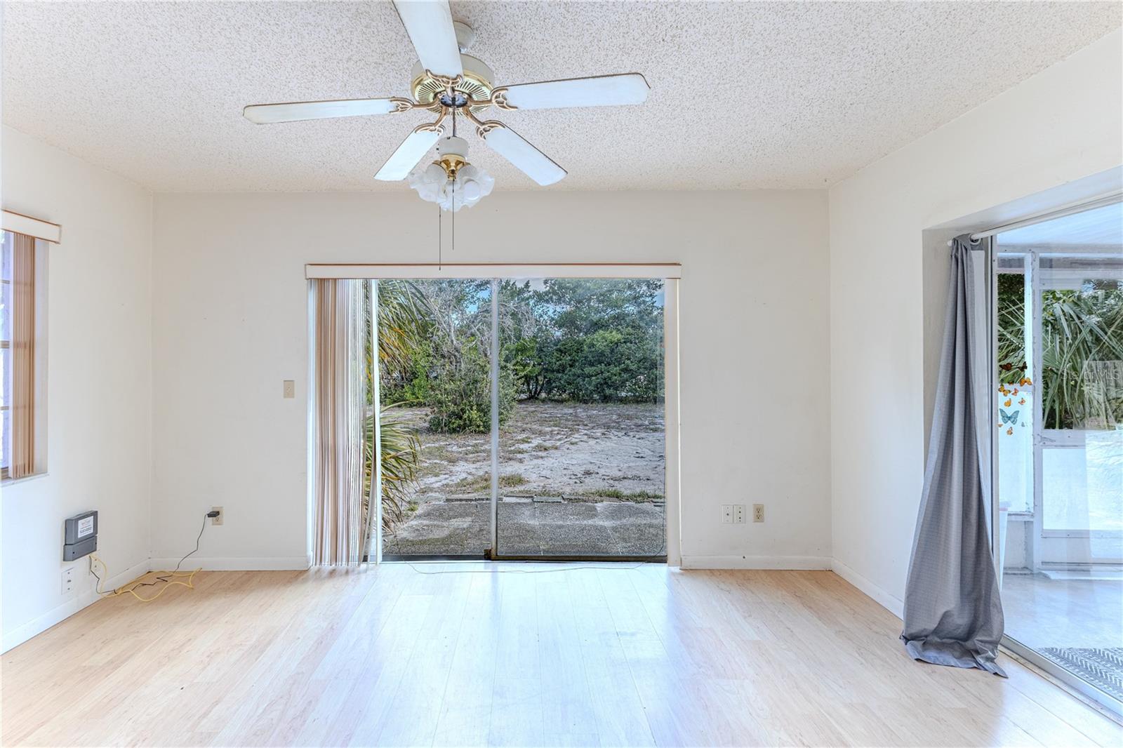 Image 36 of 45 For 9249 Northcliffe Boulevard