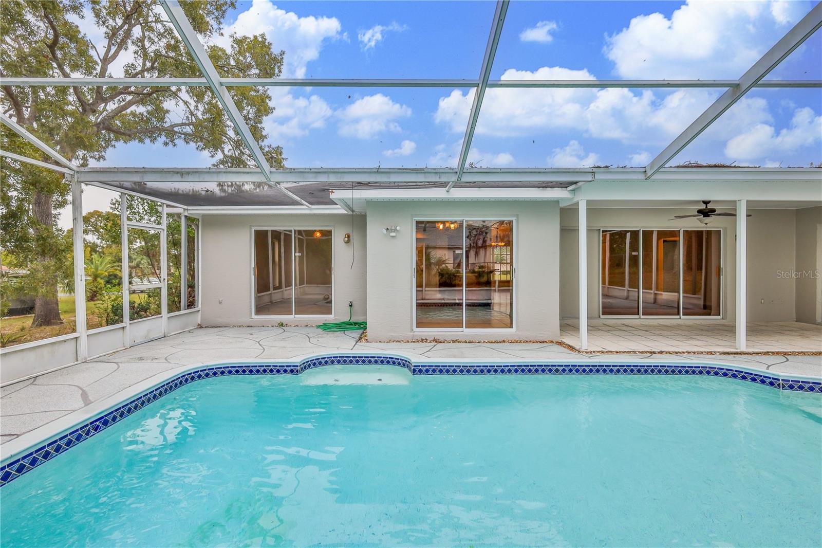 Listing photo id 35 for 2489 Amherst Avenue