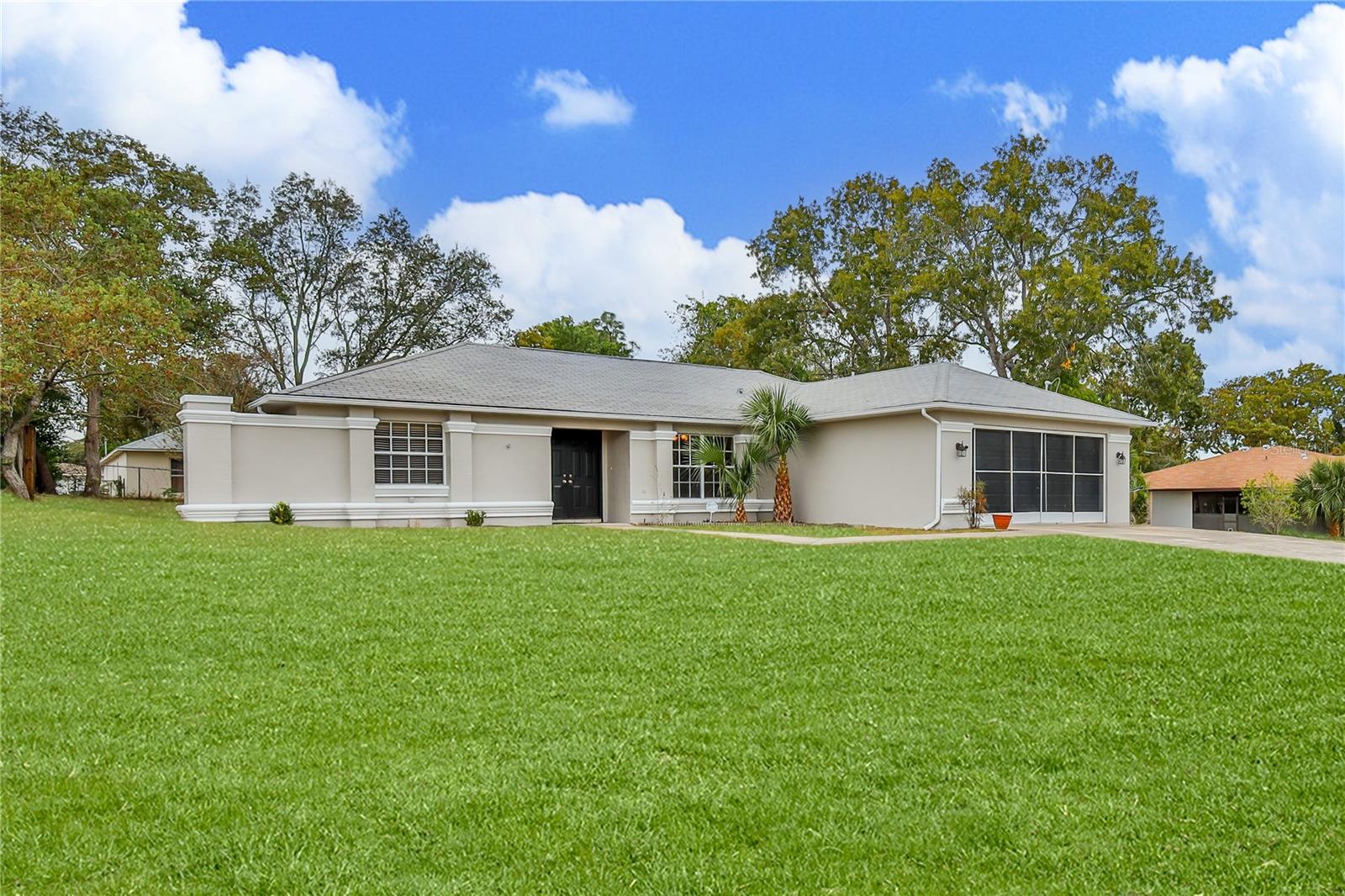 Listing photo id 4 for 2489 Amherst Avenue