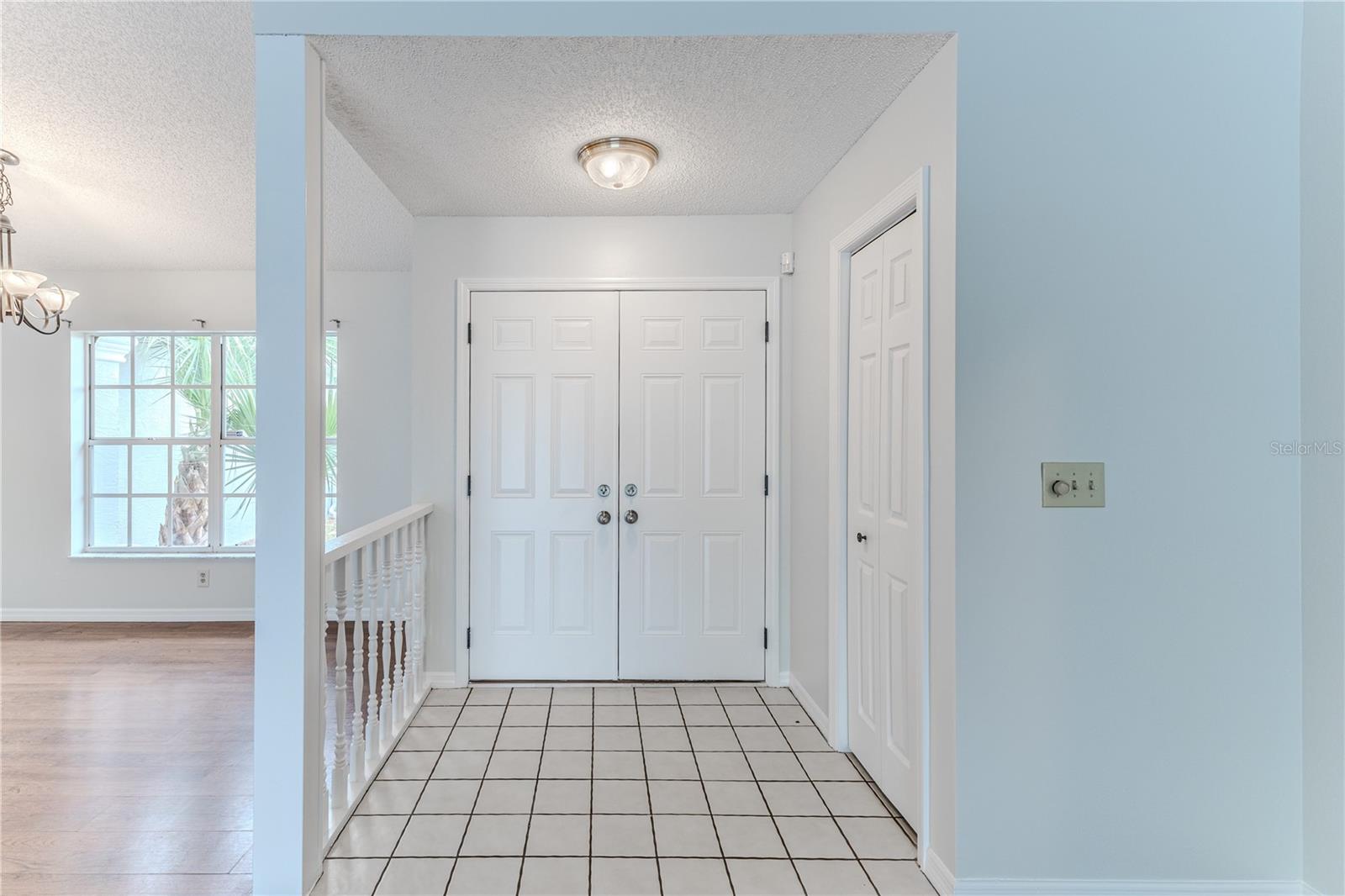 Listing photo id 6 for 2489 Amherst Avenue