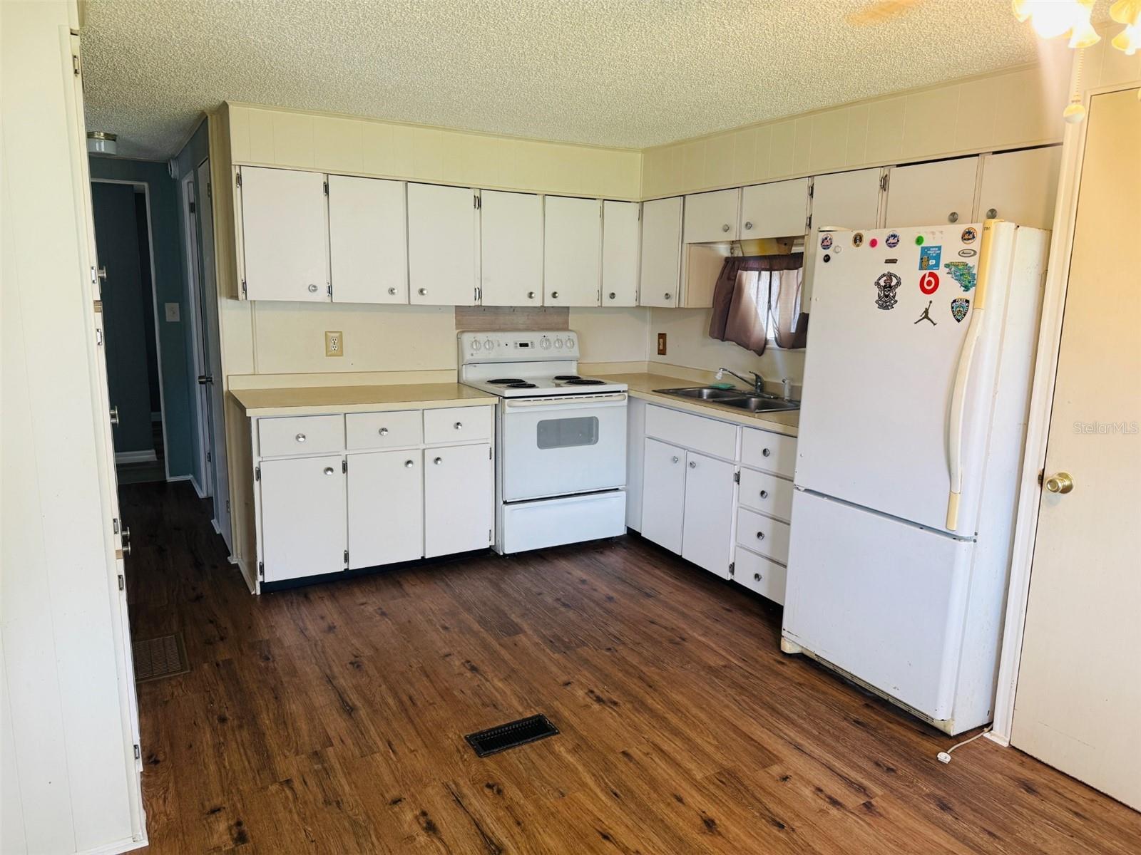 Image 6 of 13 For 7169 Fairlane Avenue