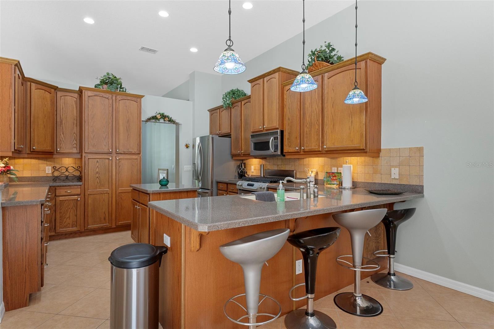 Image 14 of 72 For 1370 Cleveland Street