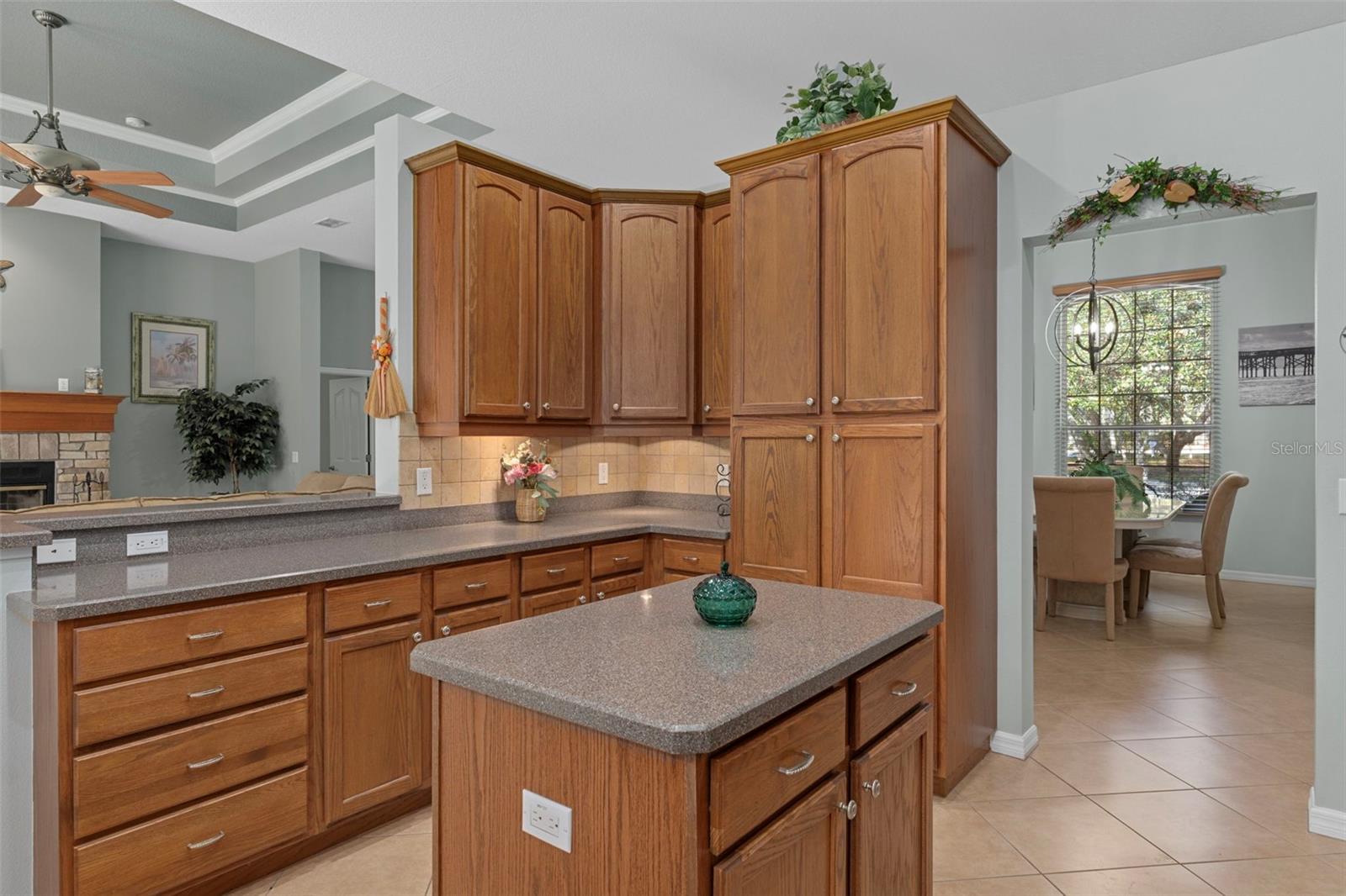 Image 17 of 72 For 1370 Cleveland Street