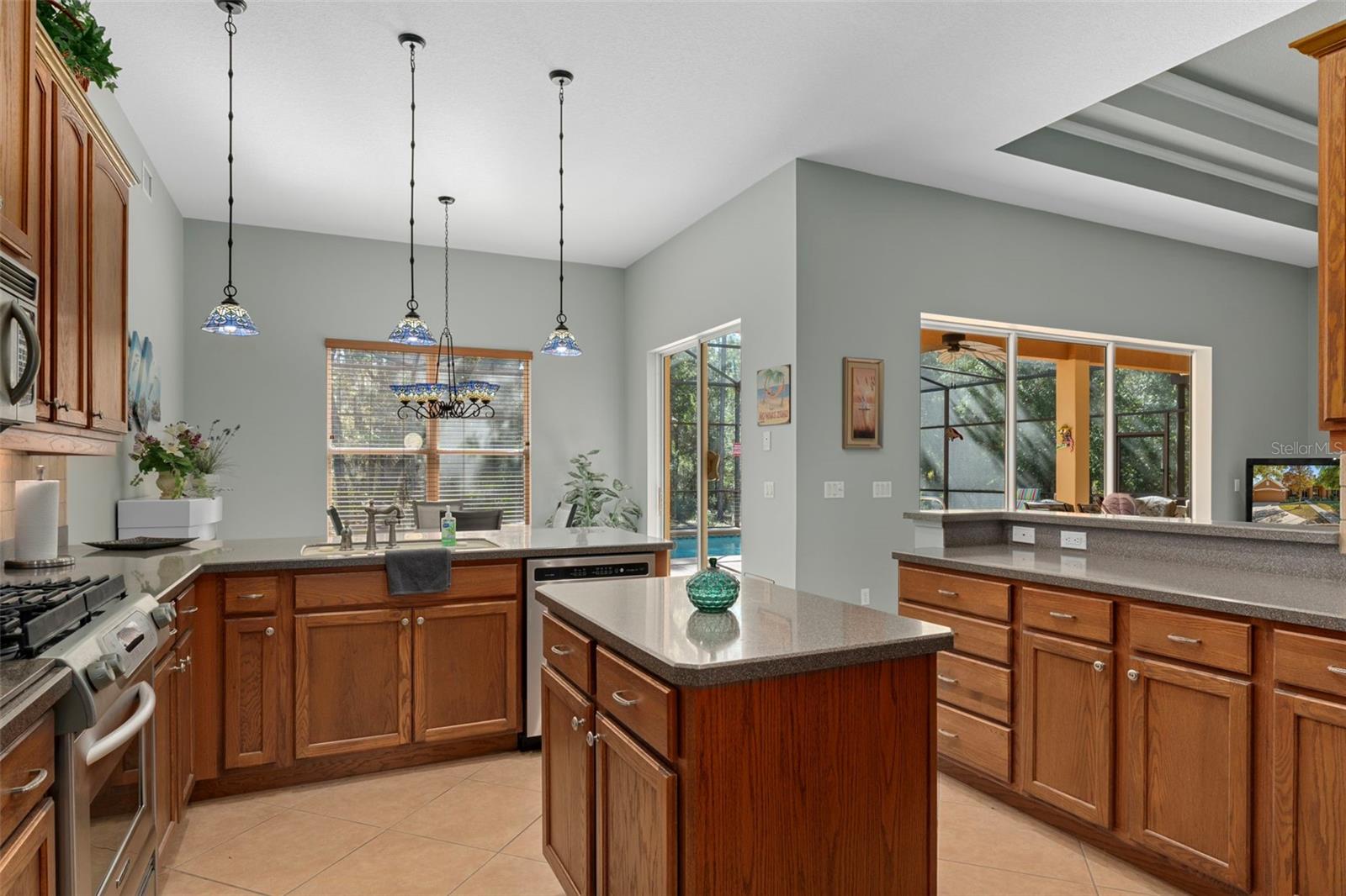 Image 18 of 72 For 1370 Cleveland Street