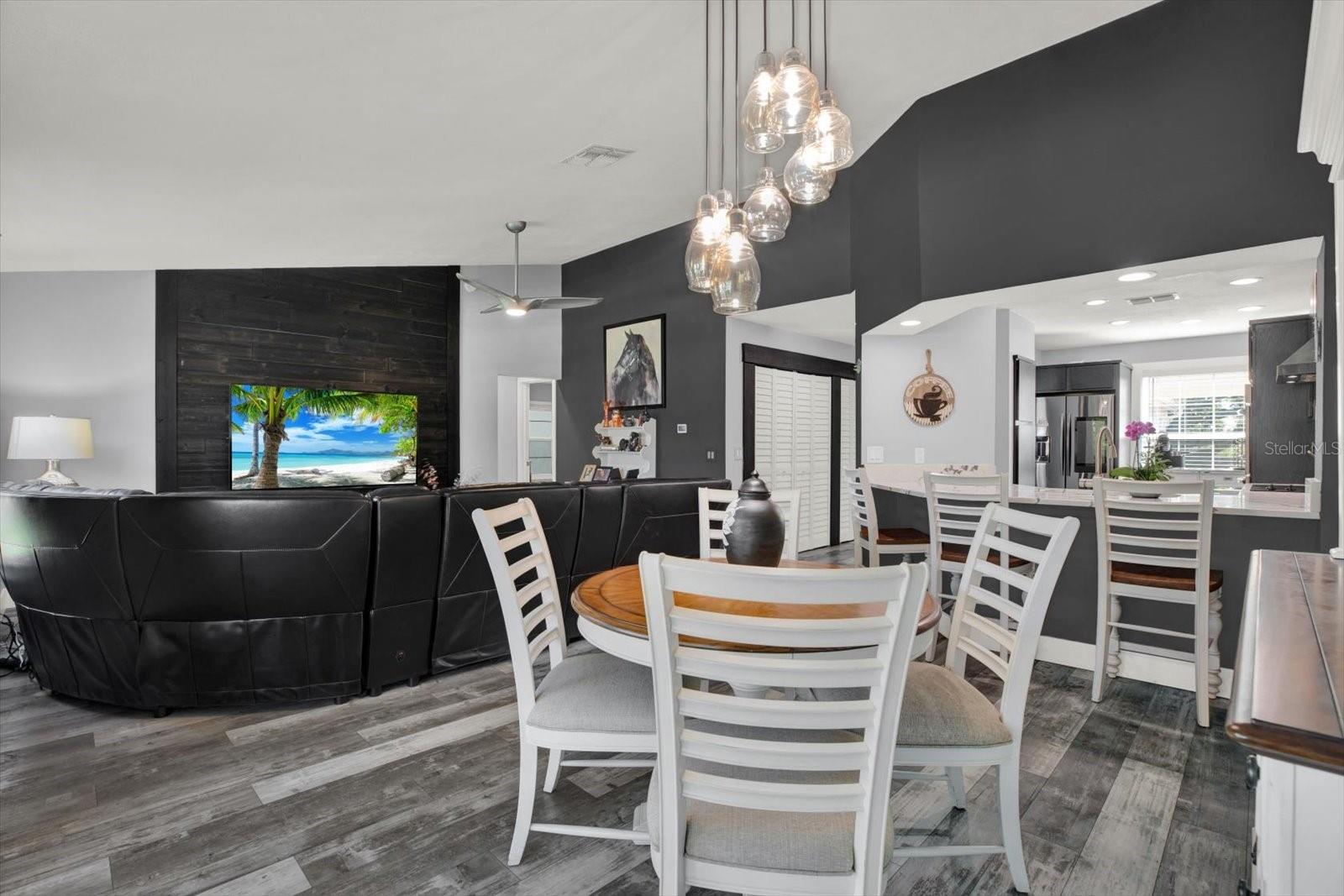 Image 6 of 33 For 7837 Hardwick Drive 324