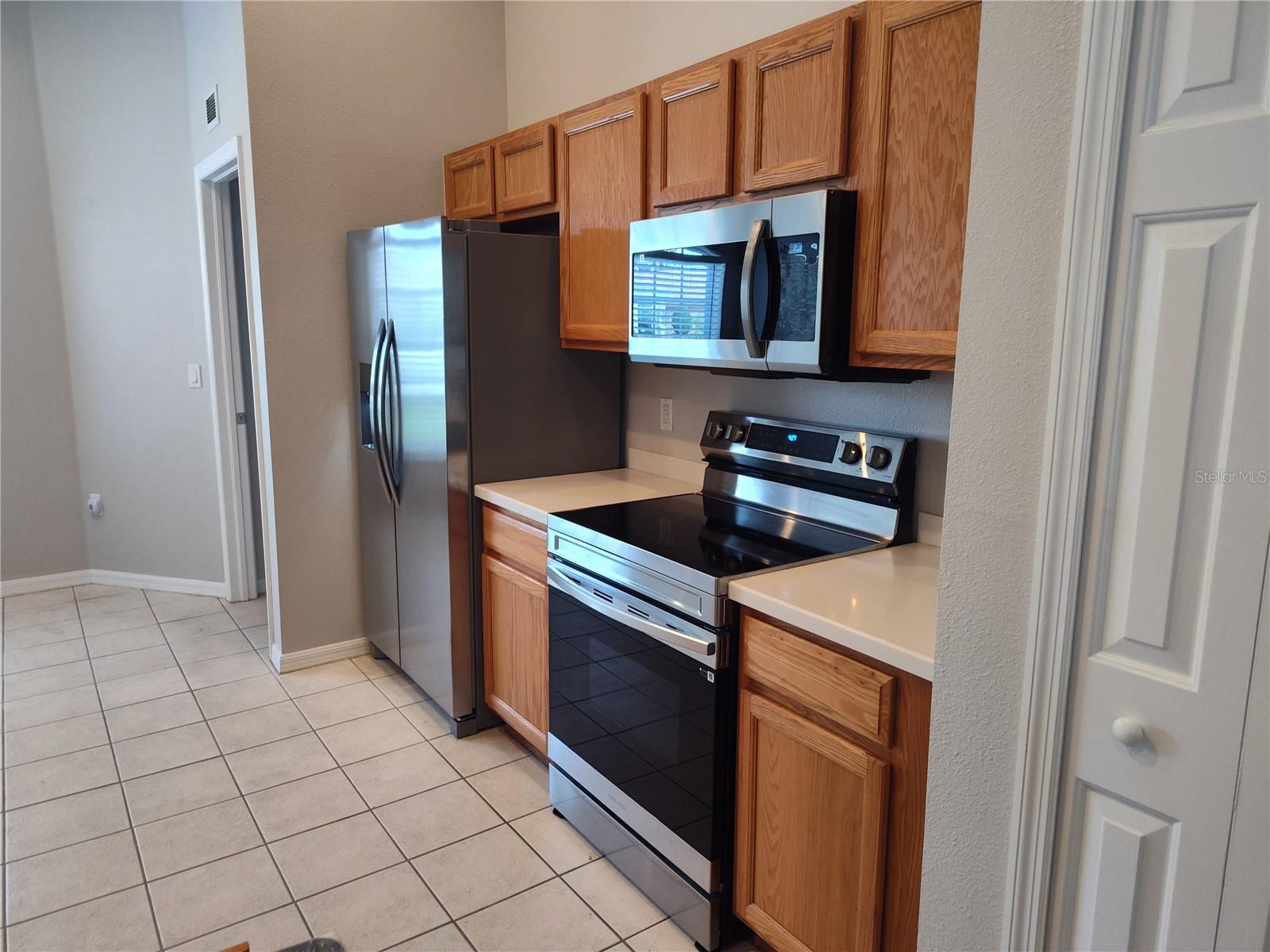 Image 14 of 25 For 11118 Heathrow Avenue