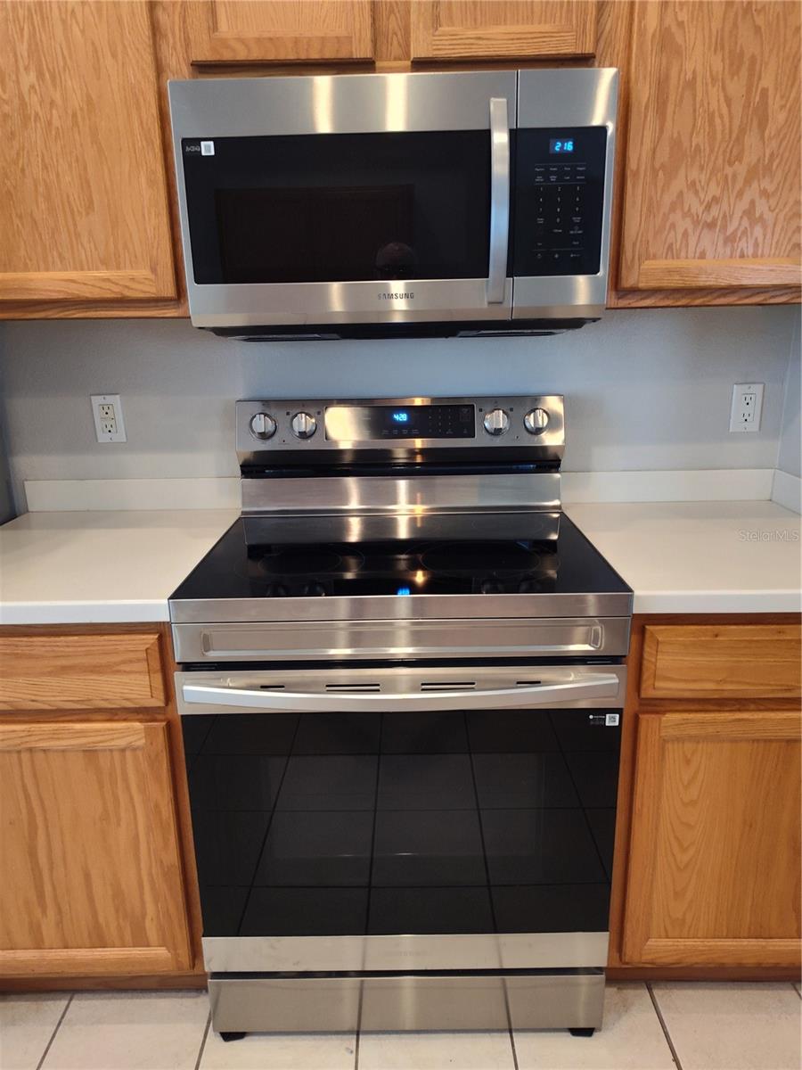 Image 15 of 25 For 11118 Heathrow Avenue