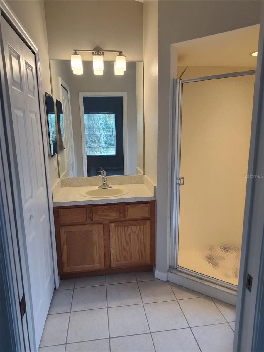 Image 19 of 25 For 11118 Heathrow Avenue