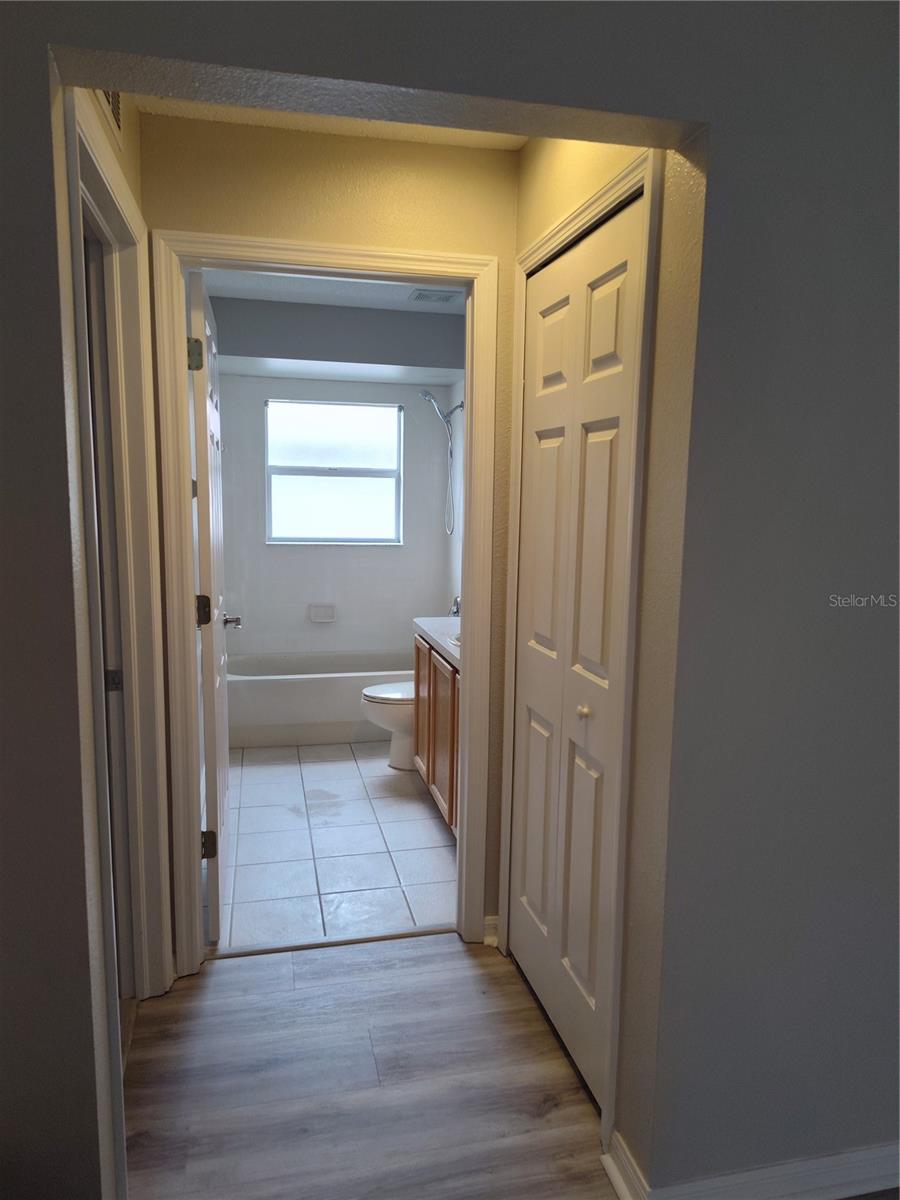 Image 20 of 25 For 11118 Heathrow Avenue