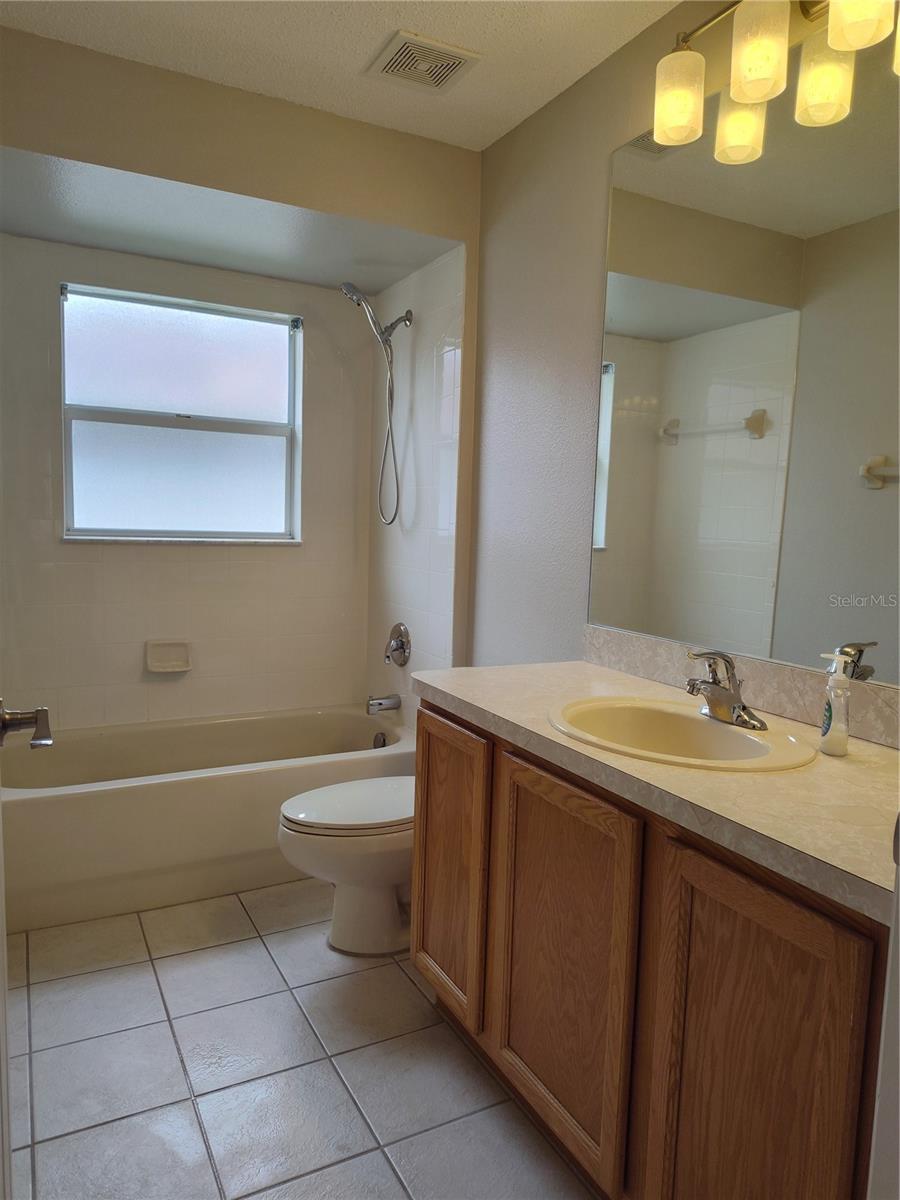 Image 21 of 25 For 11118 Heathrow Avenue