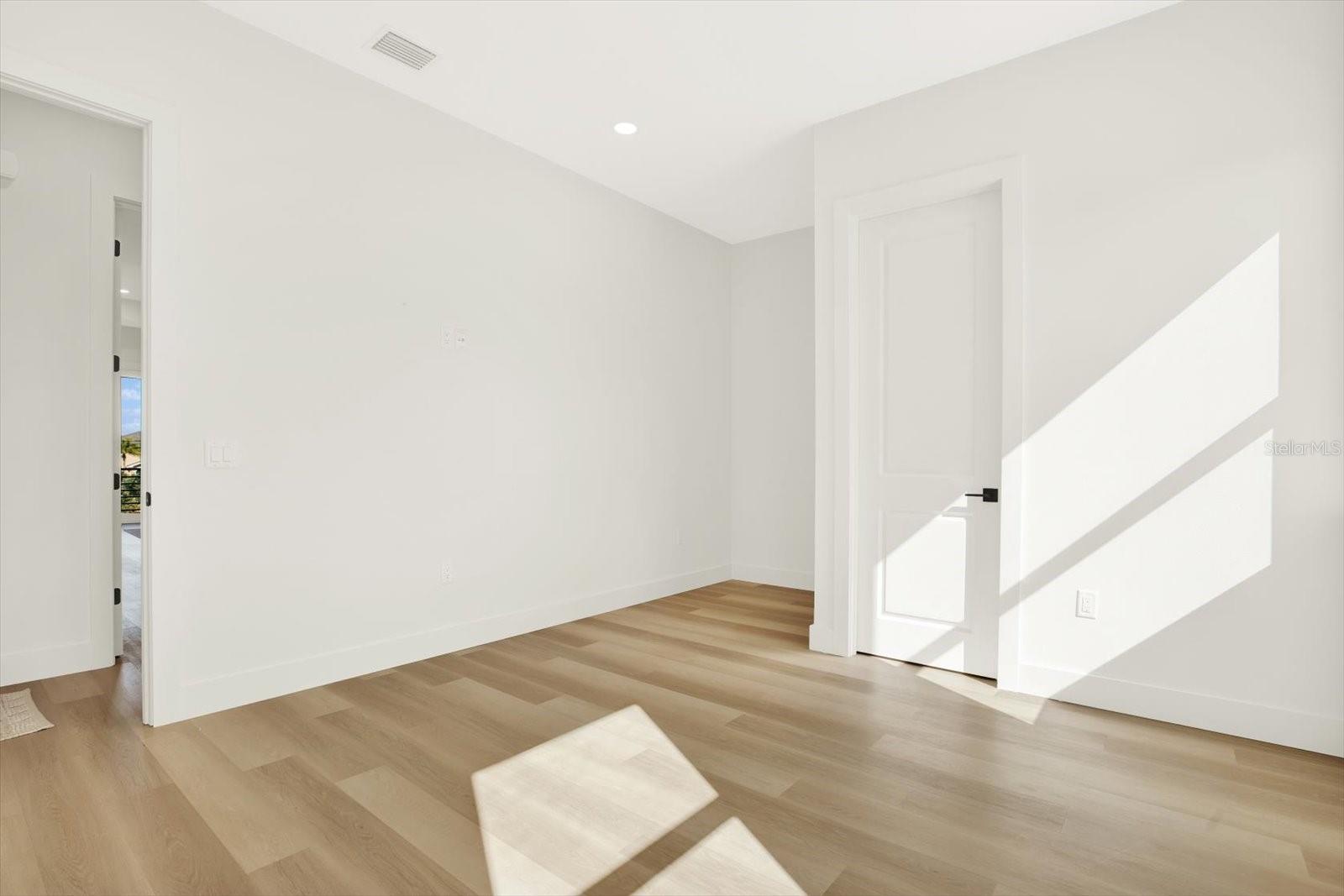 Listing photo id 26 for 3431 Palometa Drive