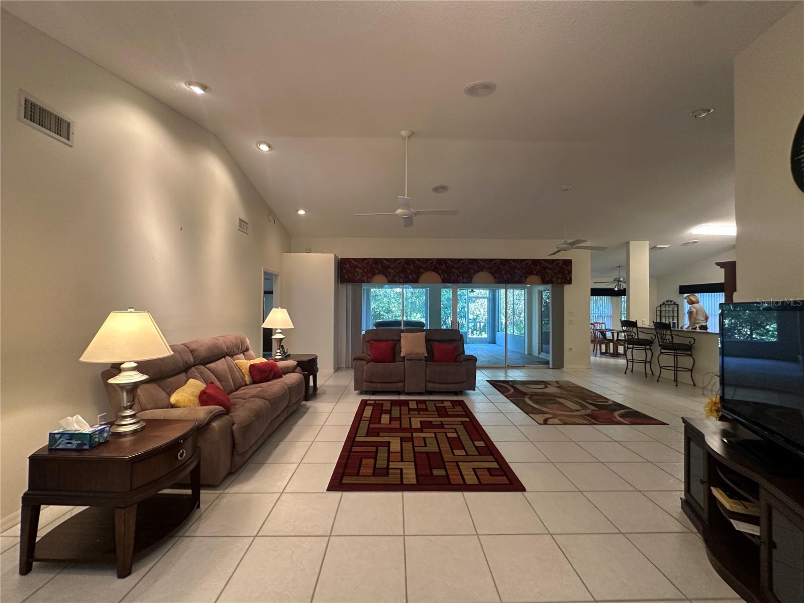 Image 4 of 61 For 18523 Queen Brooks Court