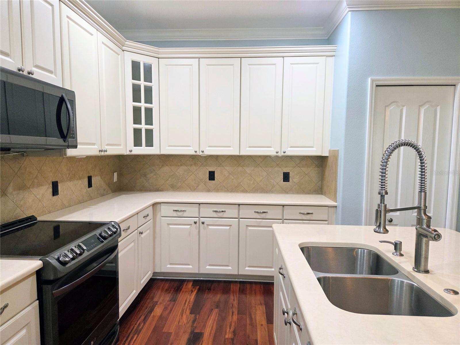 Image 10 of 36 For 14820 Potterton Circle