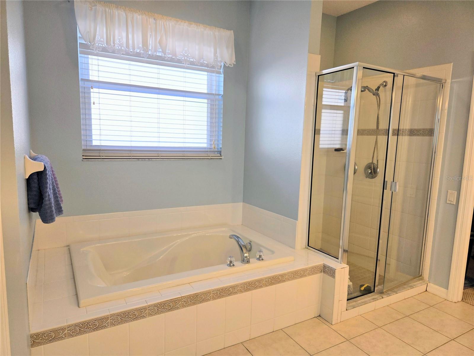 Image 18 of 36 For 14820 Potterton Circle