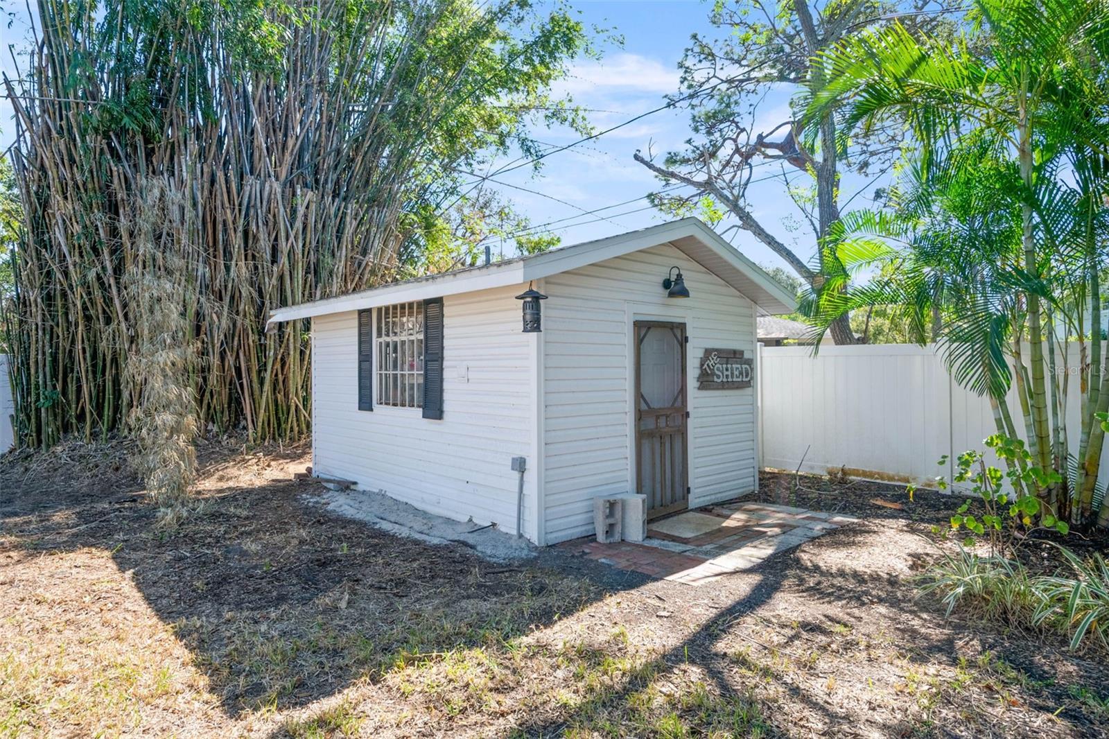 Image 19 of 57 For 719 Riverside Drive