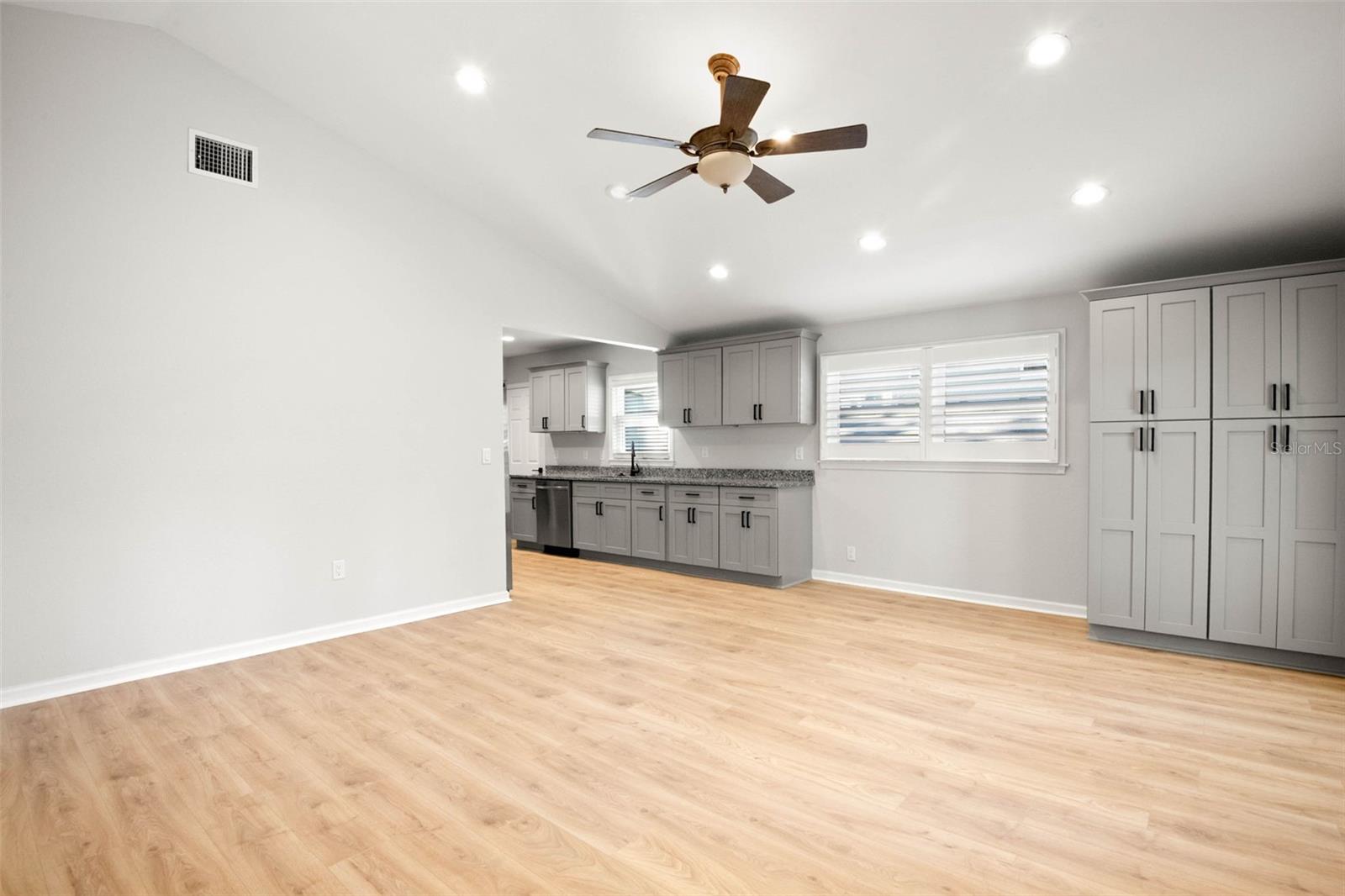 Image 23 of 57 For 719 Riverside Drive