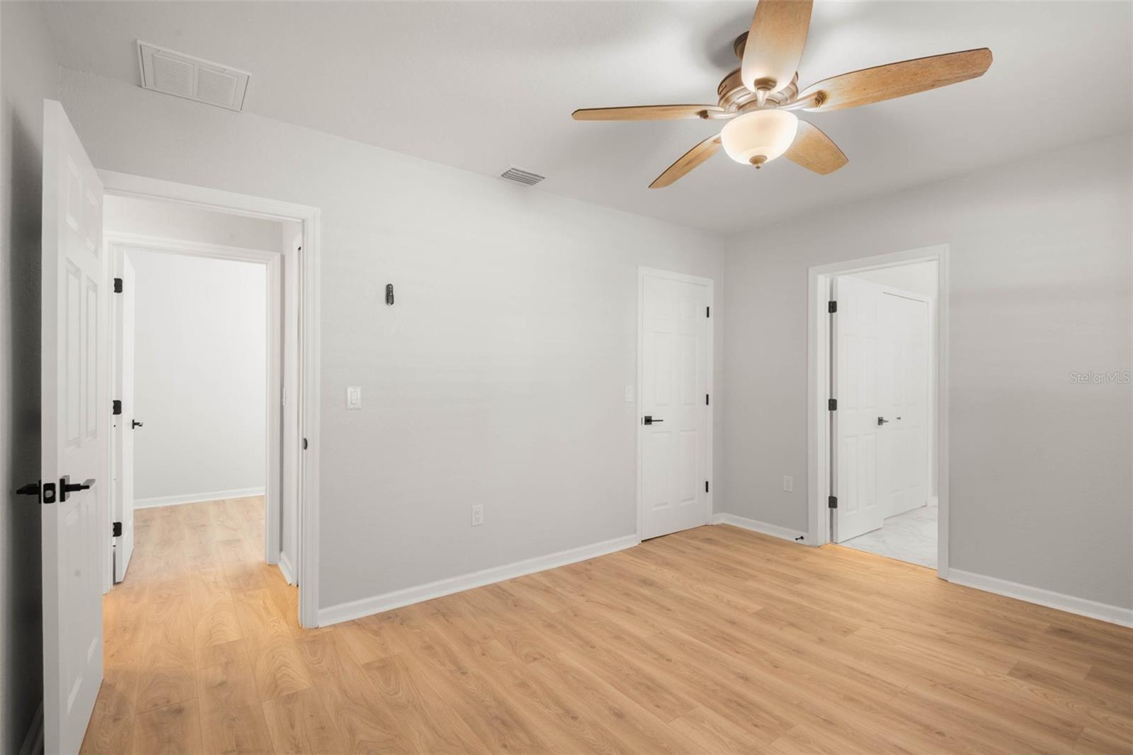 Image 26 of 57 For 719 Riverside Drive