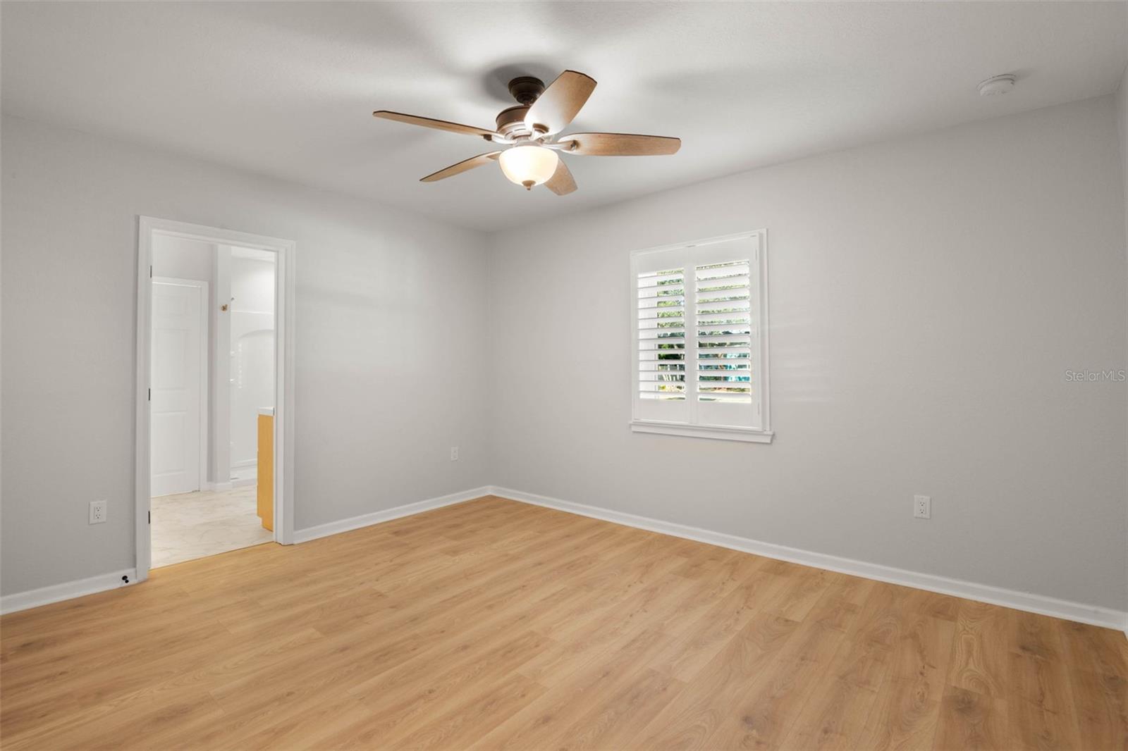 Image 29 of 57 For 719 Riverside Drive