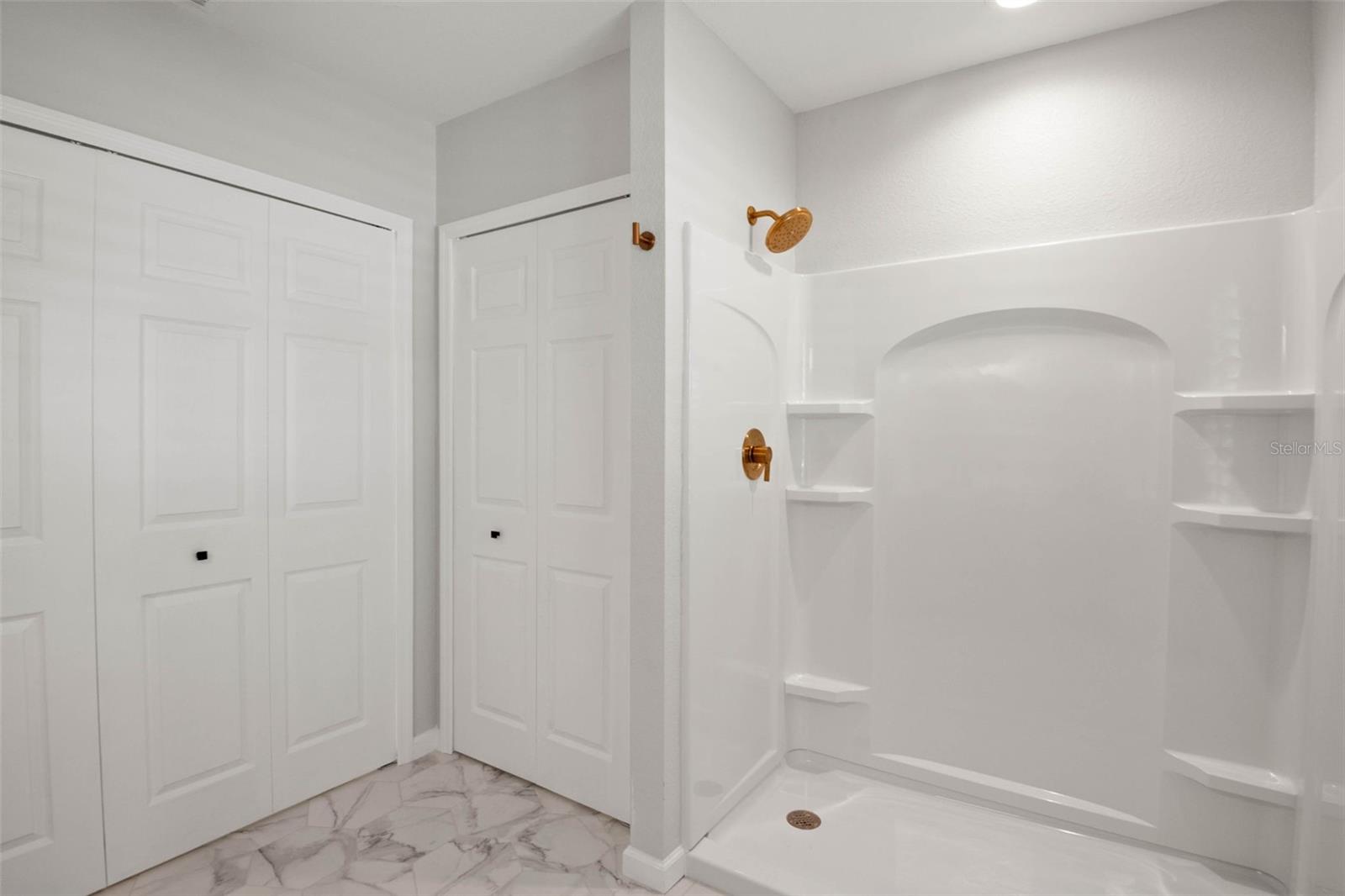 Image 33 of 57 For 719 Riverside Drive