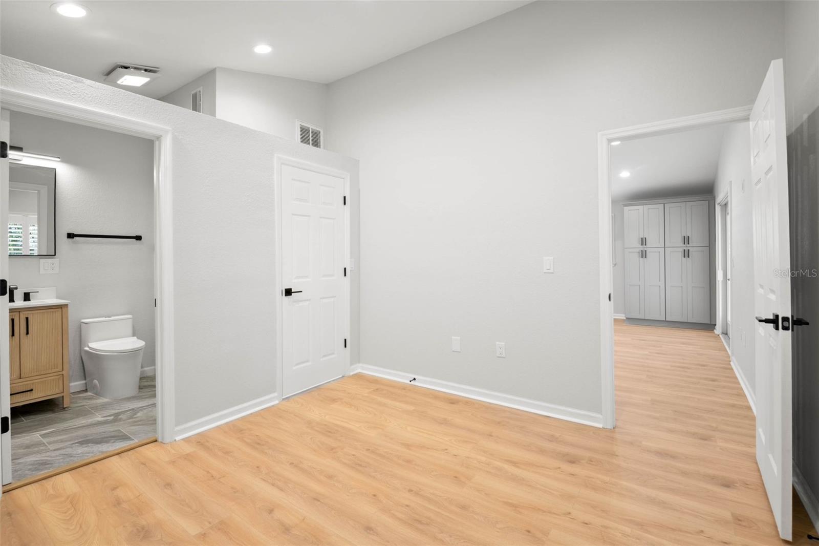 Image 35 of 57 For 719 Riverside Drive