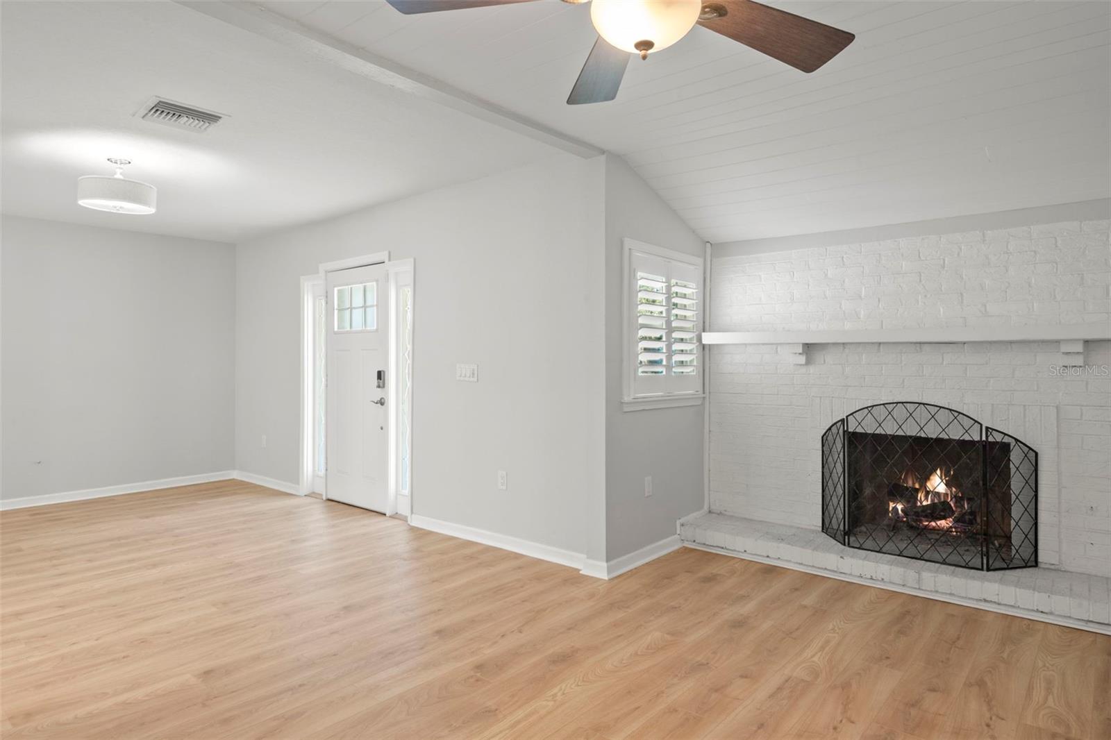 Image 36 of 57 For 719 Riverside Drive