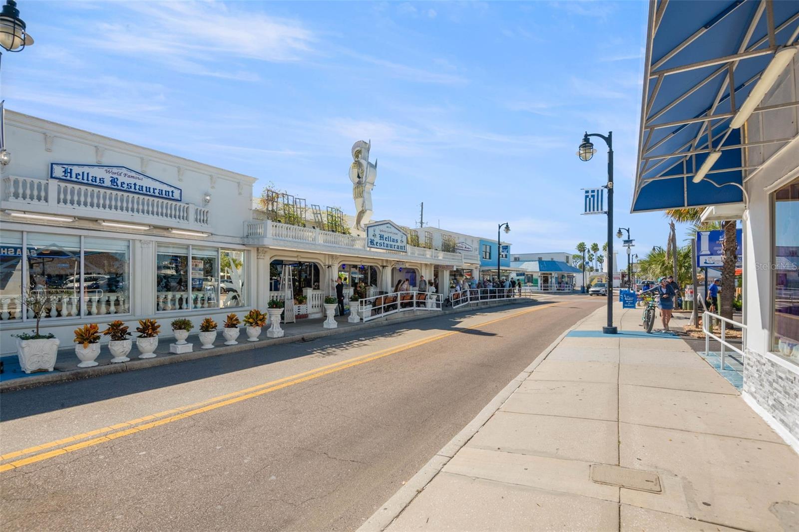 Image 46 of 57 For 719 Riverside Drive